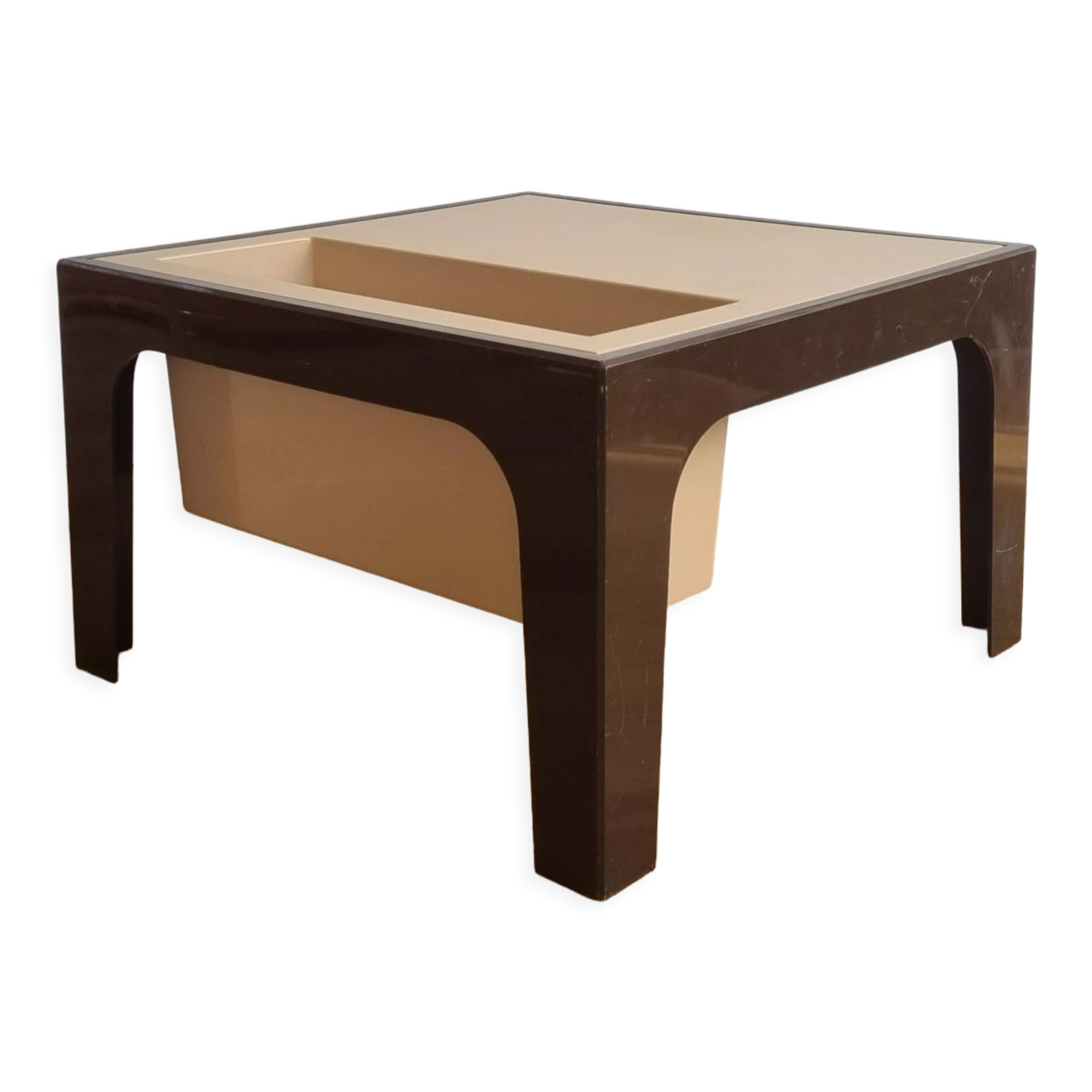 Flair coffee table