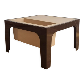 Flair coffee table