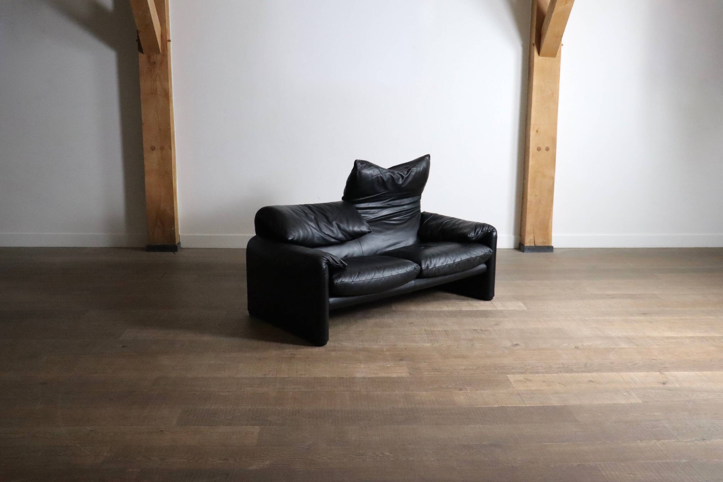Cassina Maralunga Two Seater Sofa In Black Leather By Vico Magistretti 1970