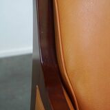 Fauteuil design artdeco en cuir de vache. grand confort et détails uniques