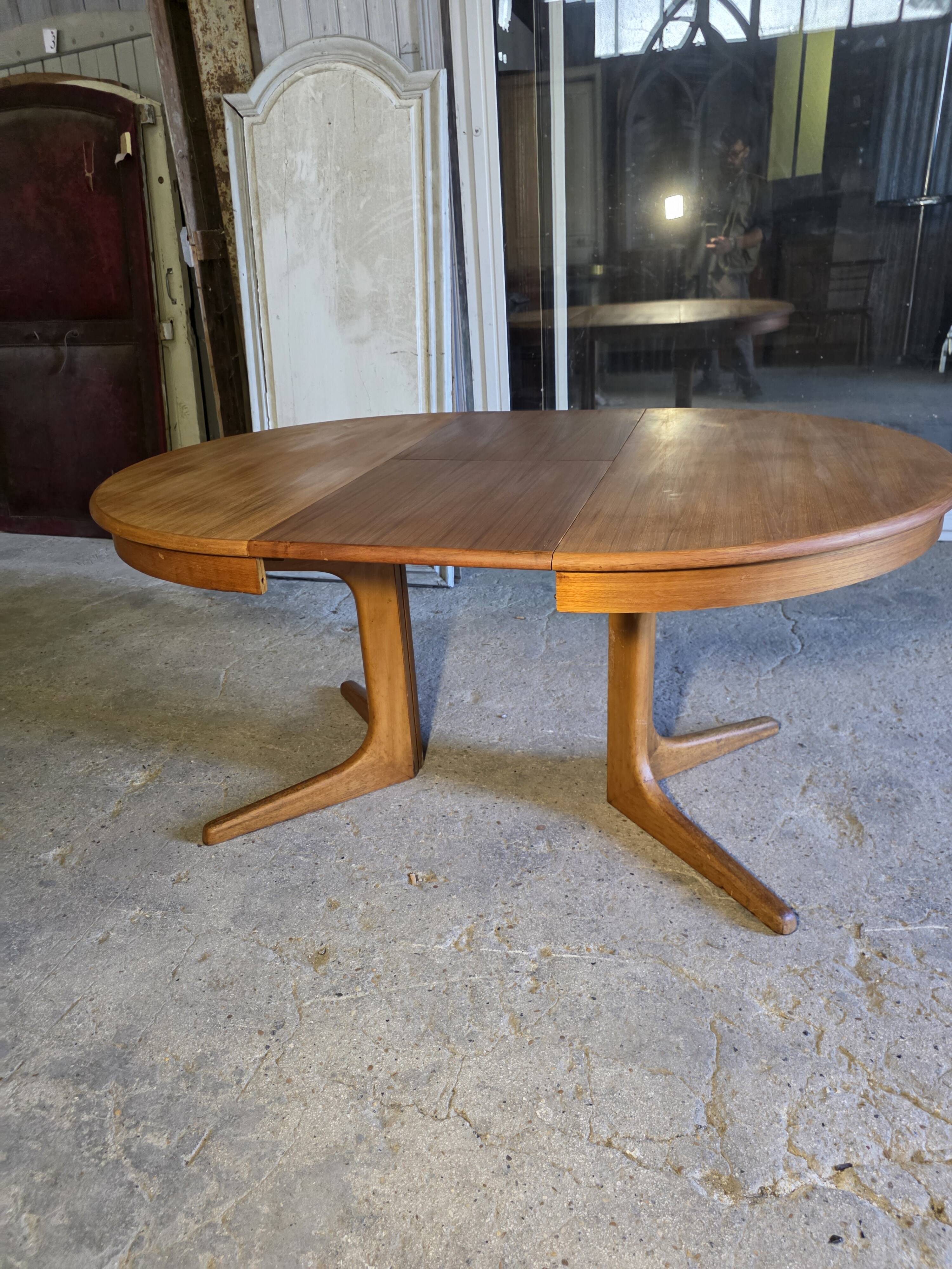 Table extensible Baumann en teck des années 60, (2 rallonges)