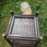 Shelf to put canning and rattan.