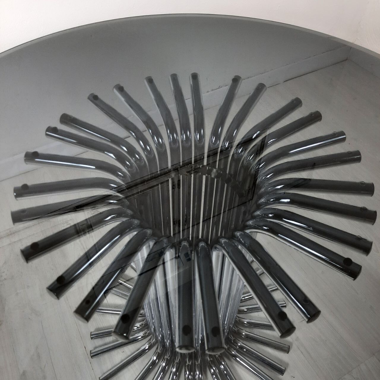 Table des années 70, acier et cristal,