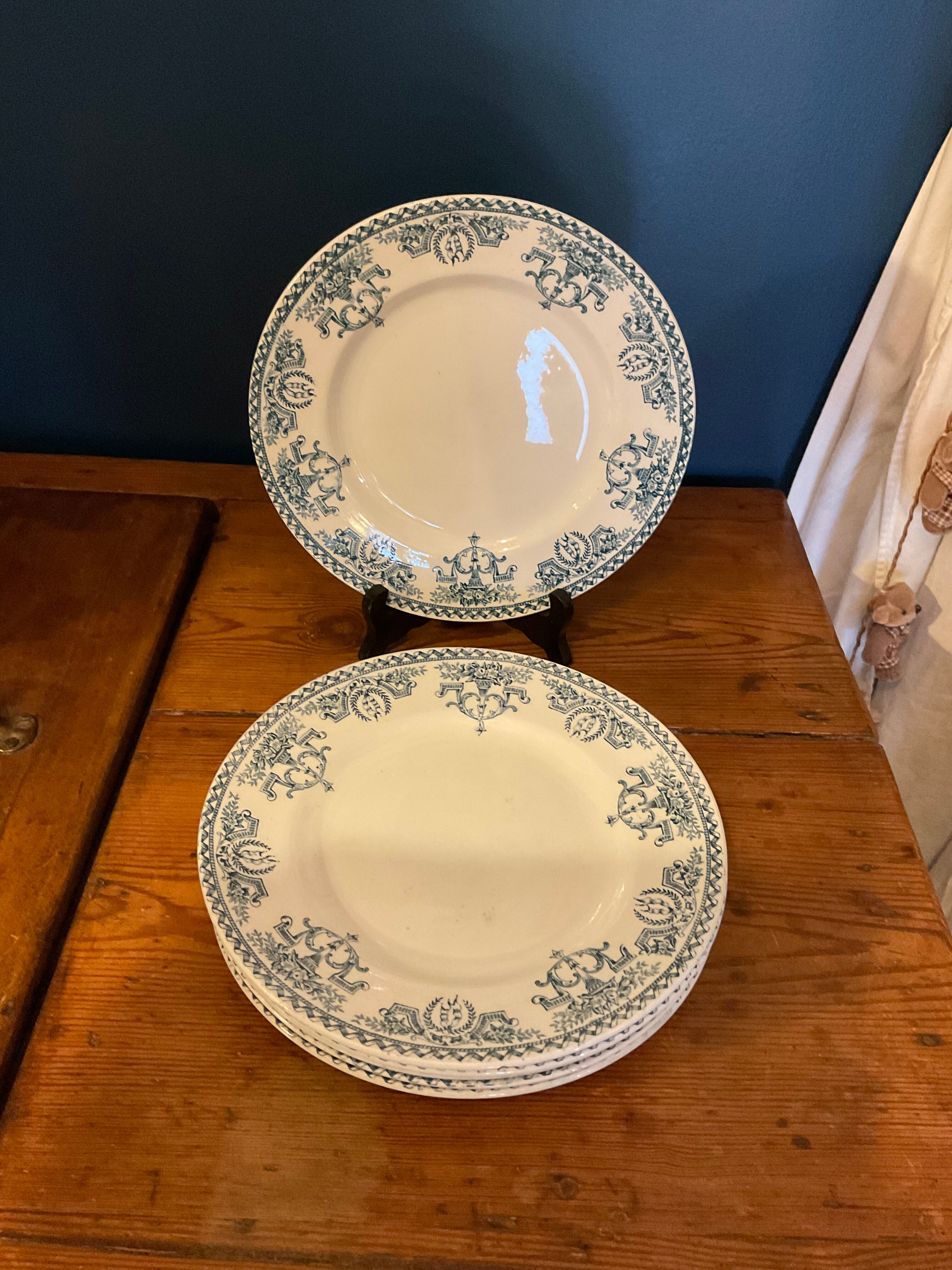 6 flat plates. Terre de Fer model Louis XVI. 1900