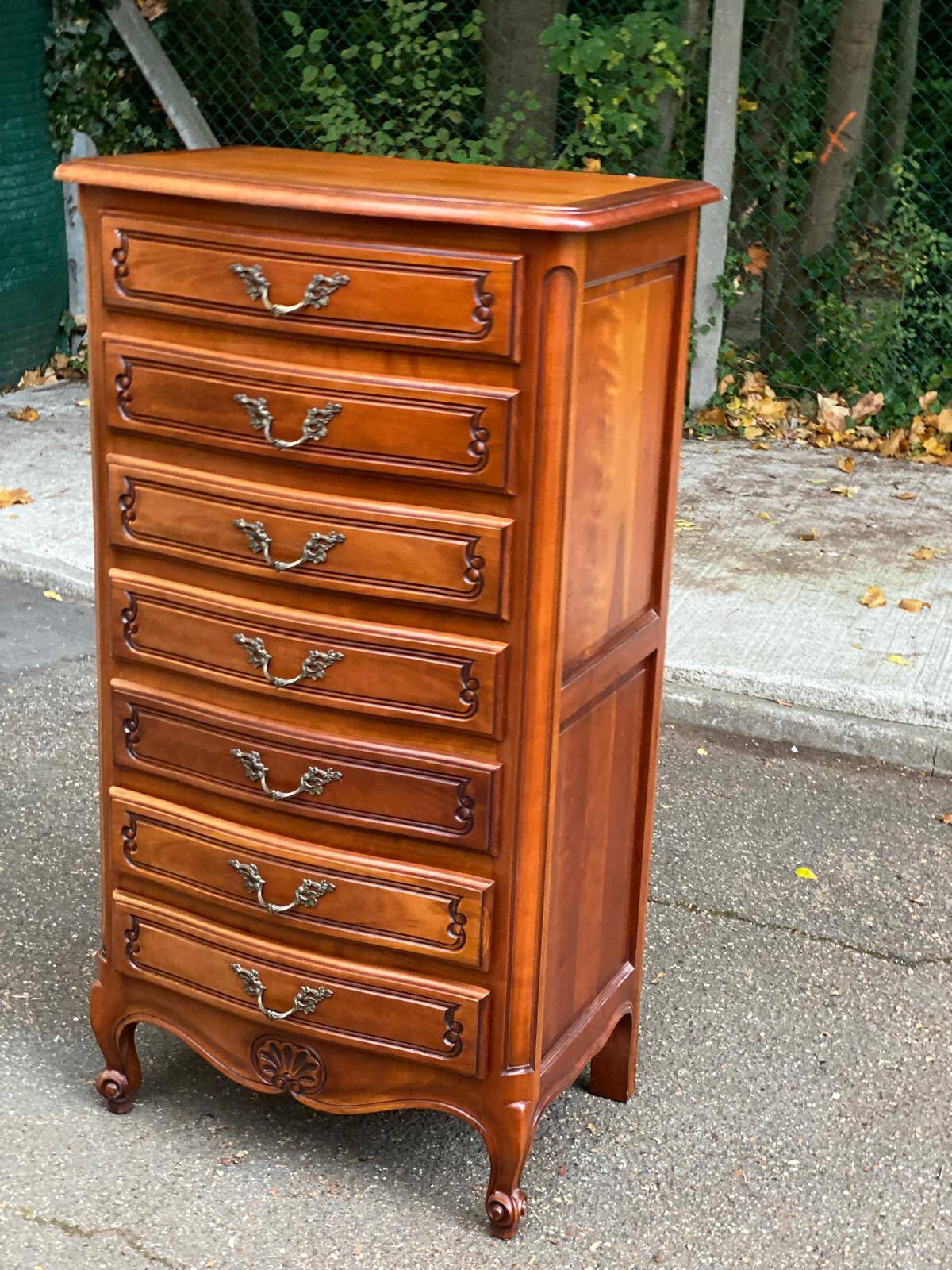 Louis XV style chest of drawers in solid wood from the 20th century