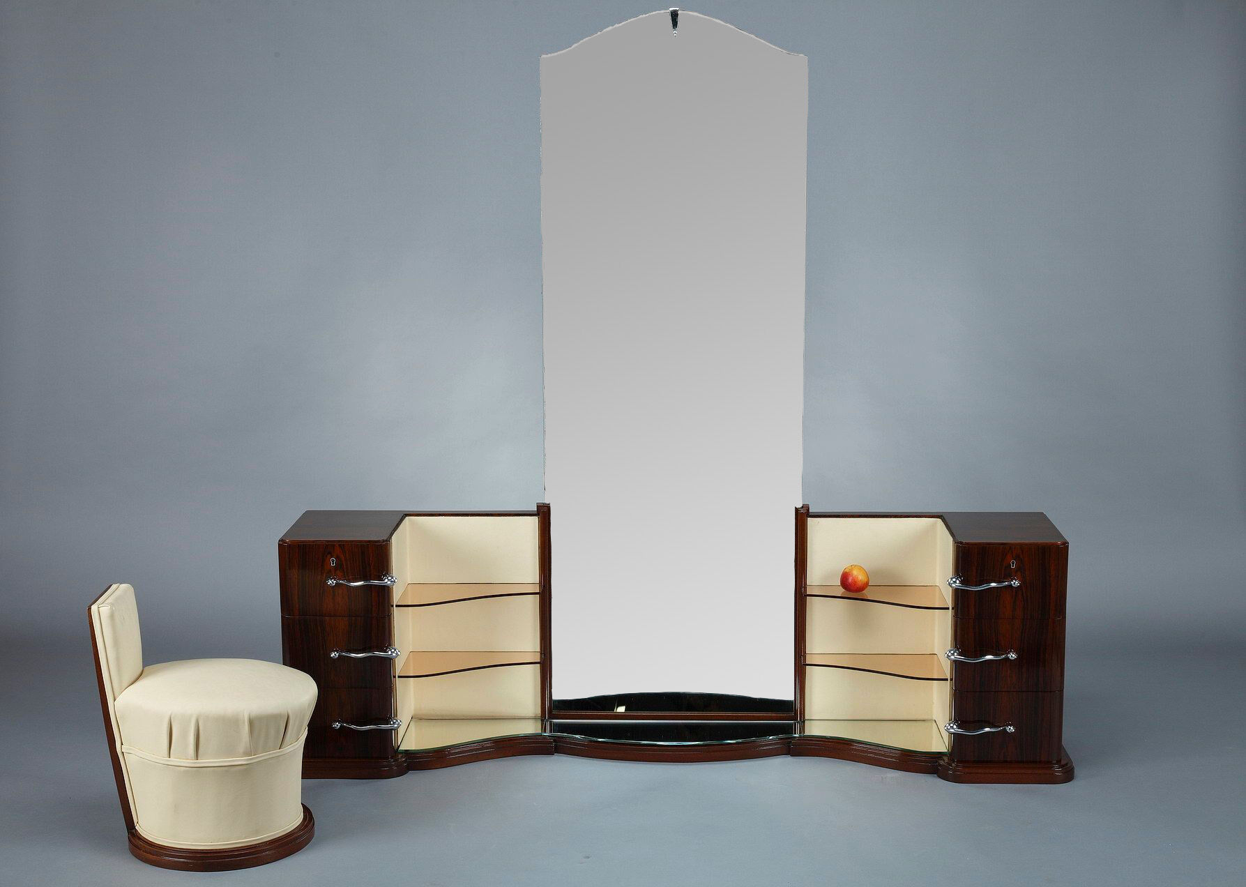 Coiffeuse et son fauteuil en placage d'ébène de Macassar