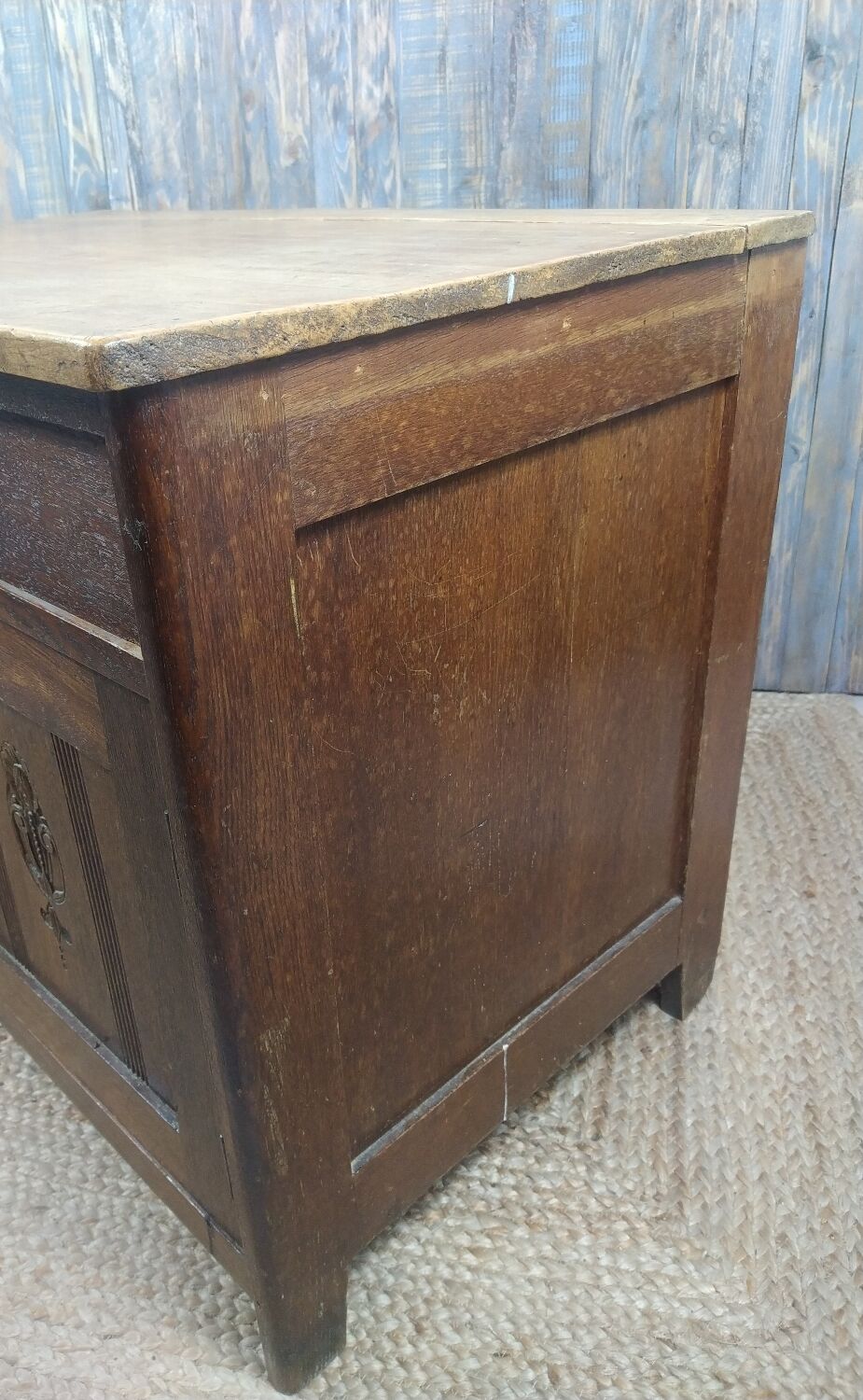 Vintage wooden chest of drawers