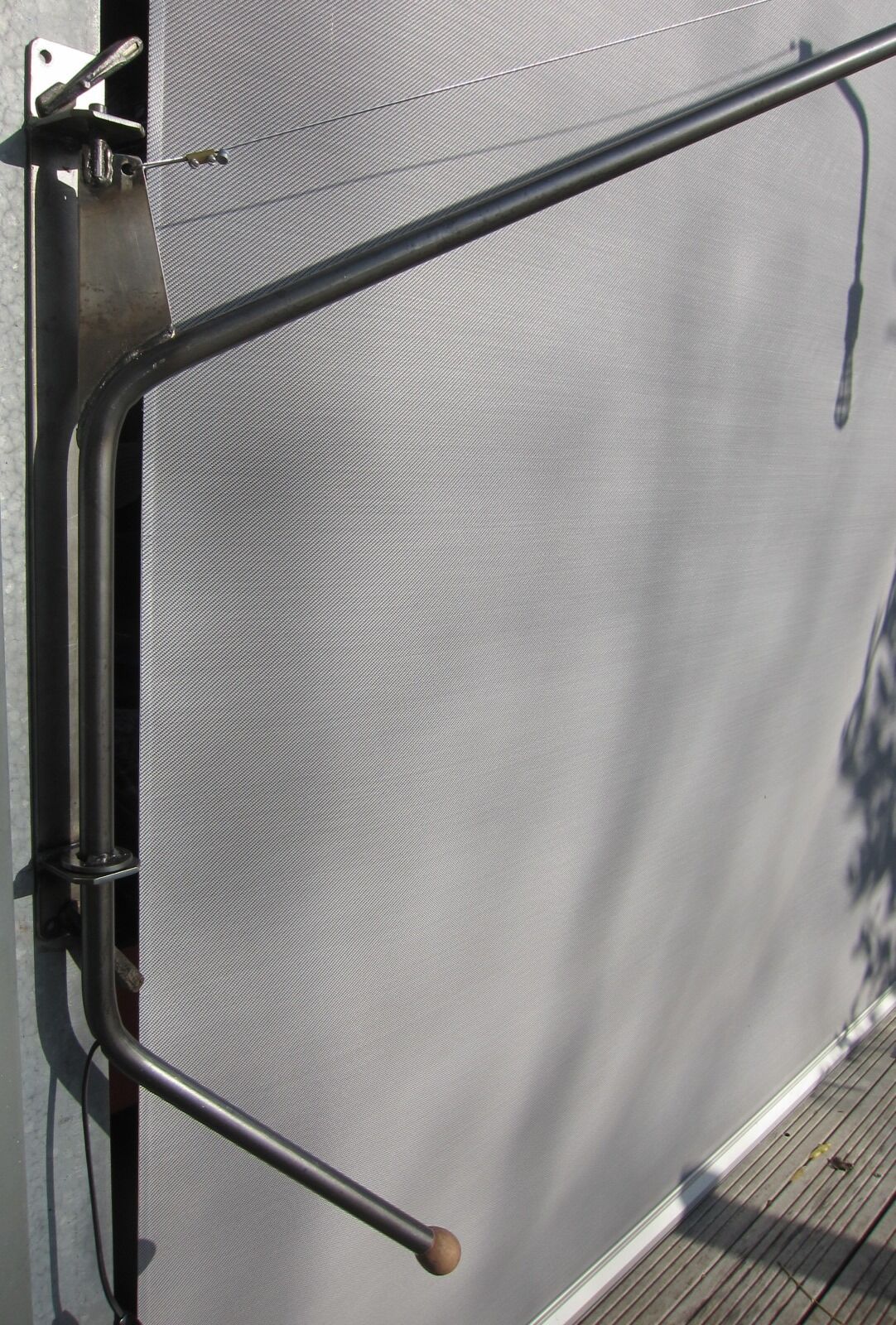 JIB200 curved stem lamp with handle