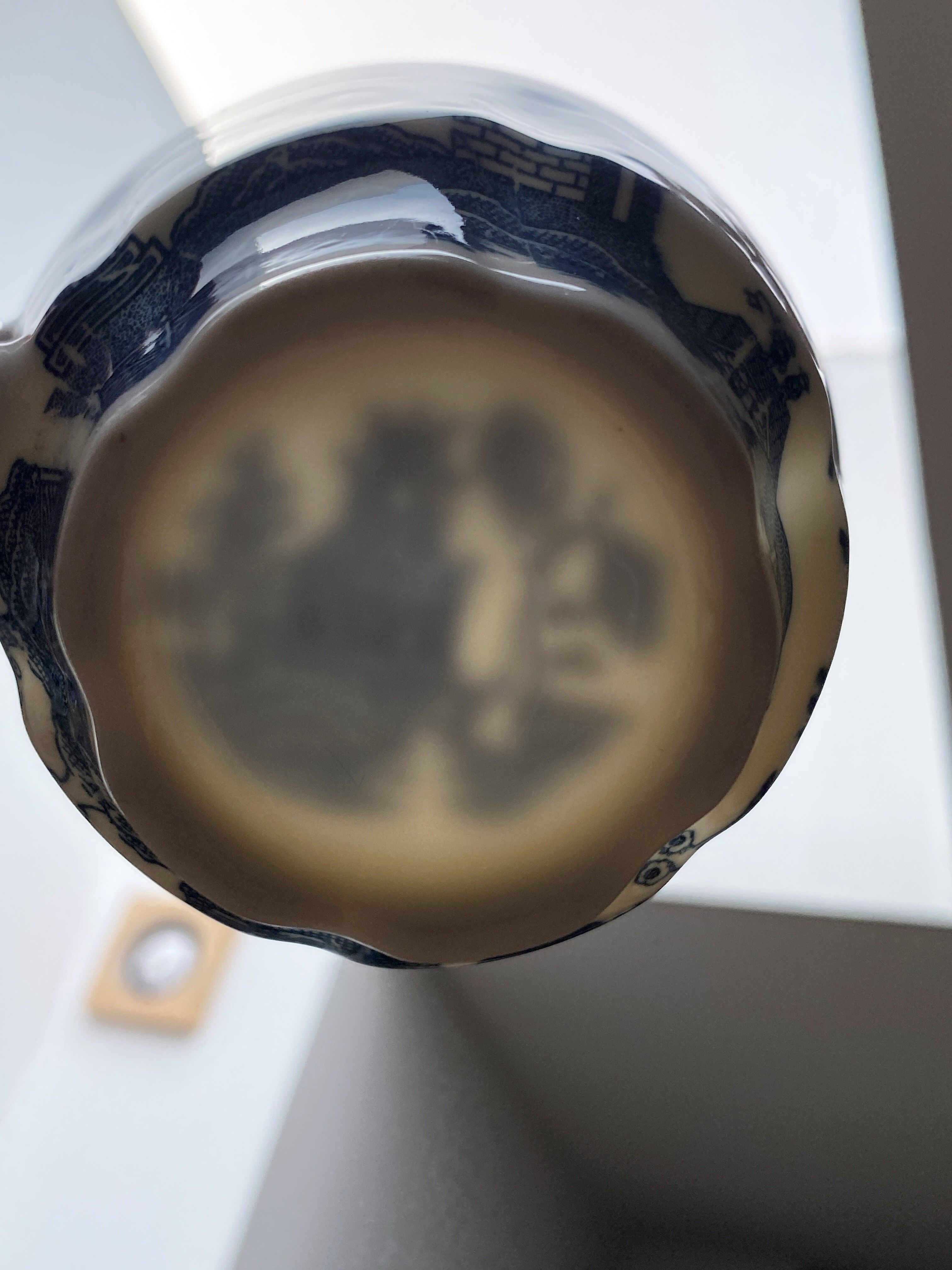 2 fine porcelain cups