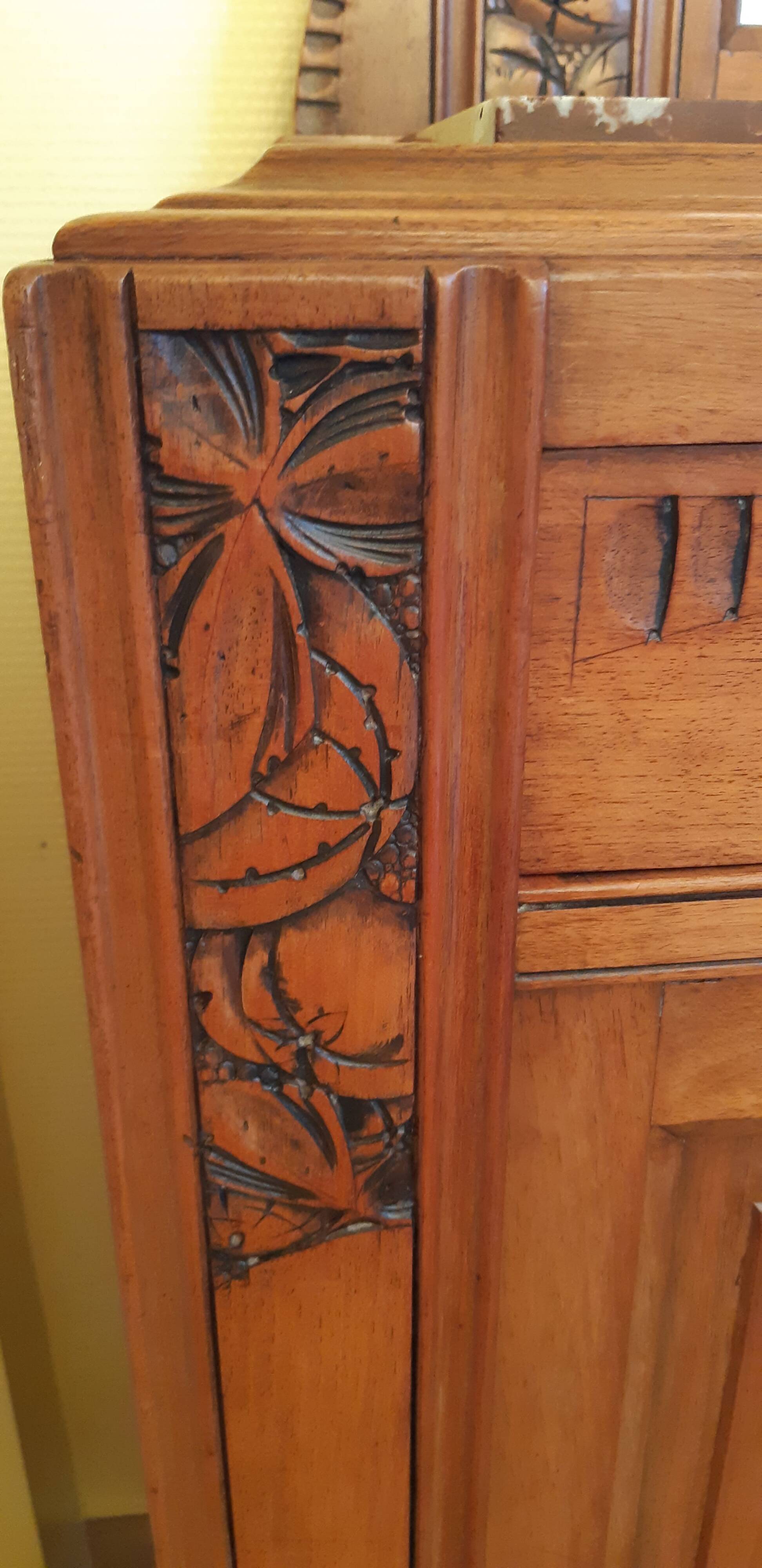 Art Deco Buffet 1930 – Red Marble Top & Sculptures – Excellent Condition