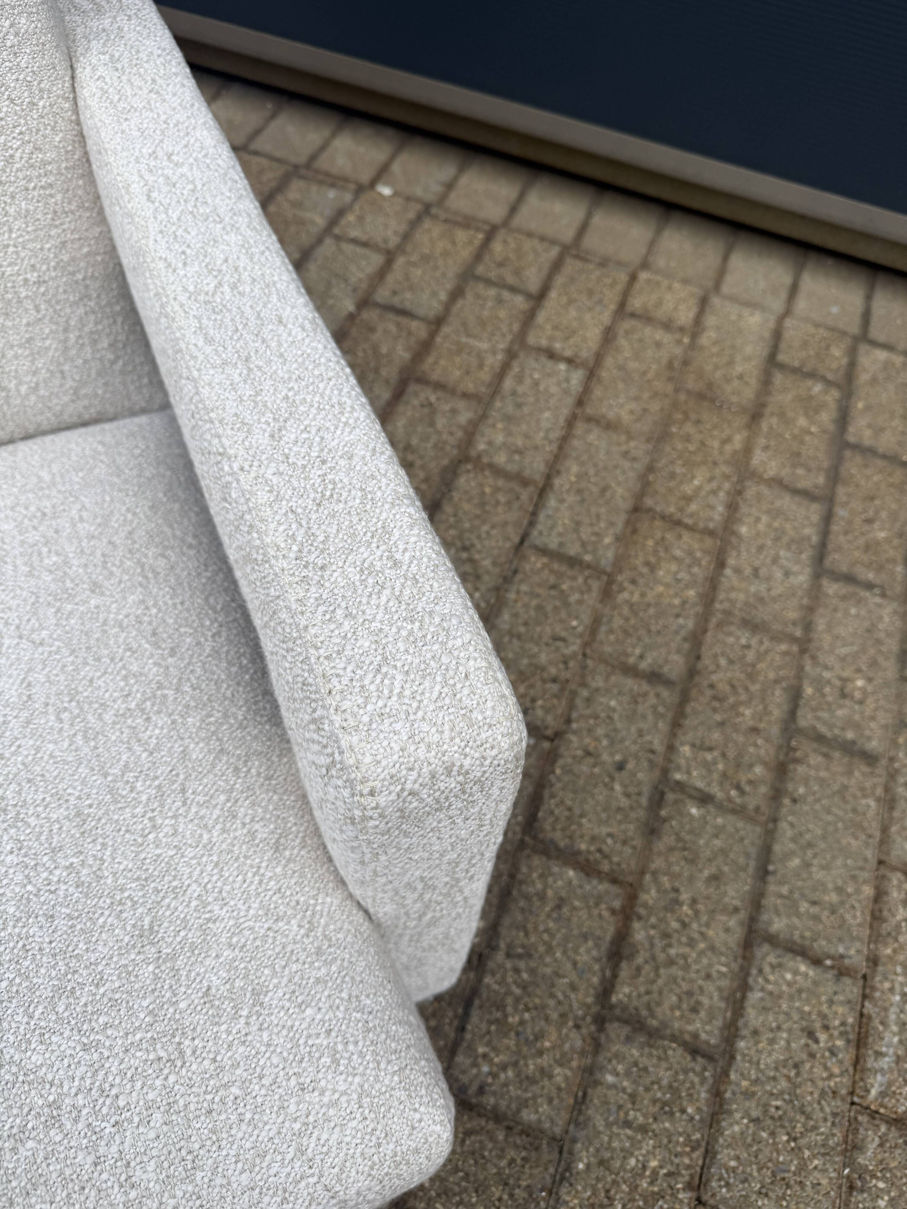 Cassina Utrecht chair in Beige Bouclé, Gerrit Rietveld, in NEW CONDITION!!
