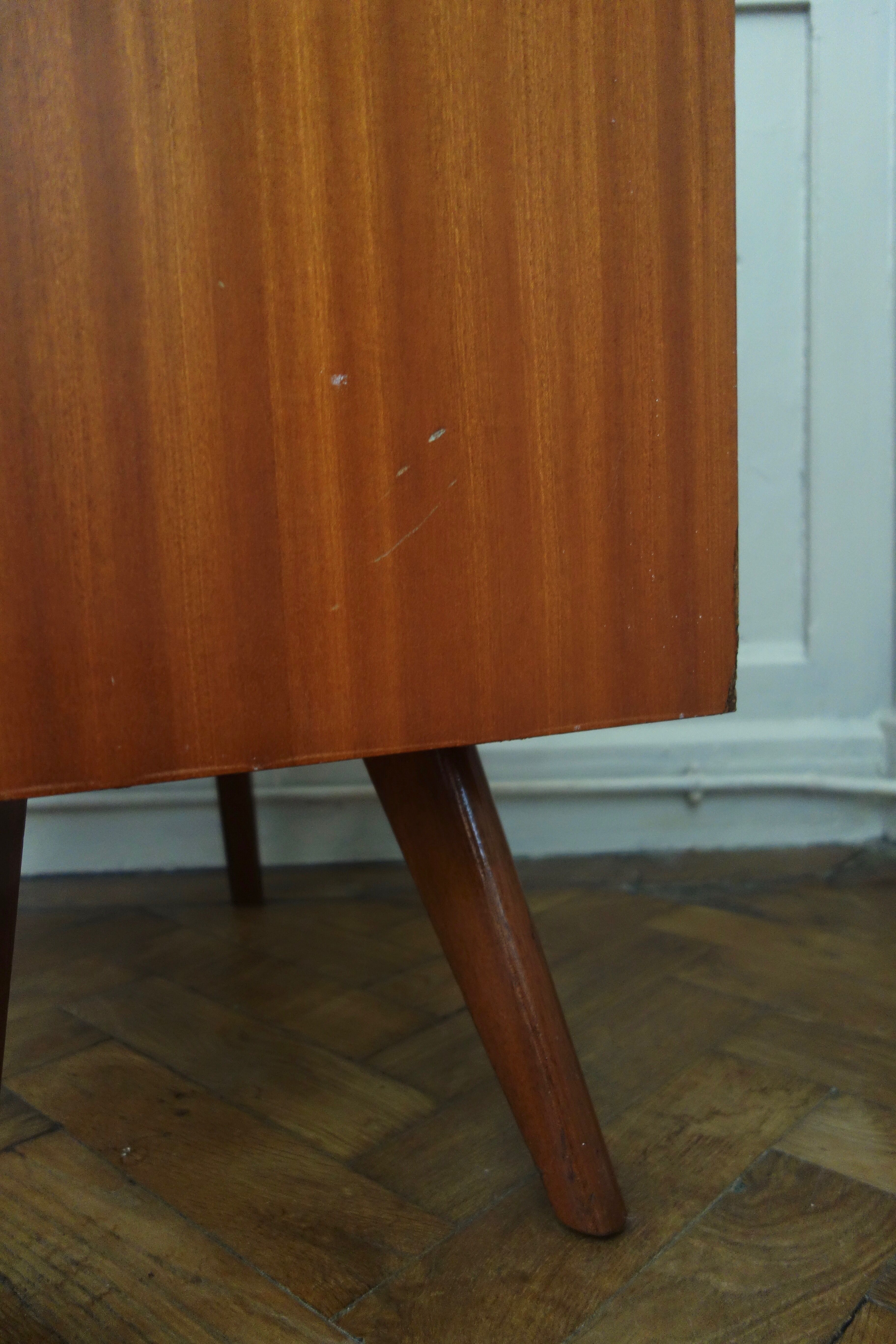 Chiffonier / semainier teak of the 1950s