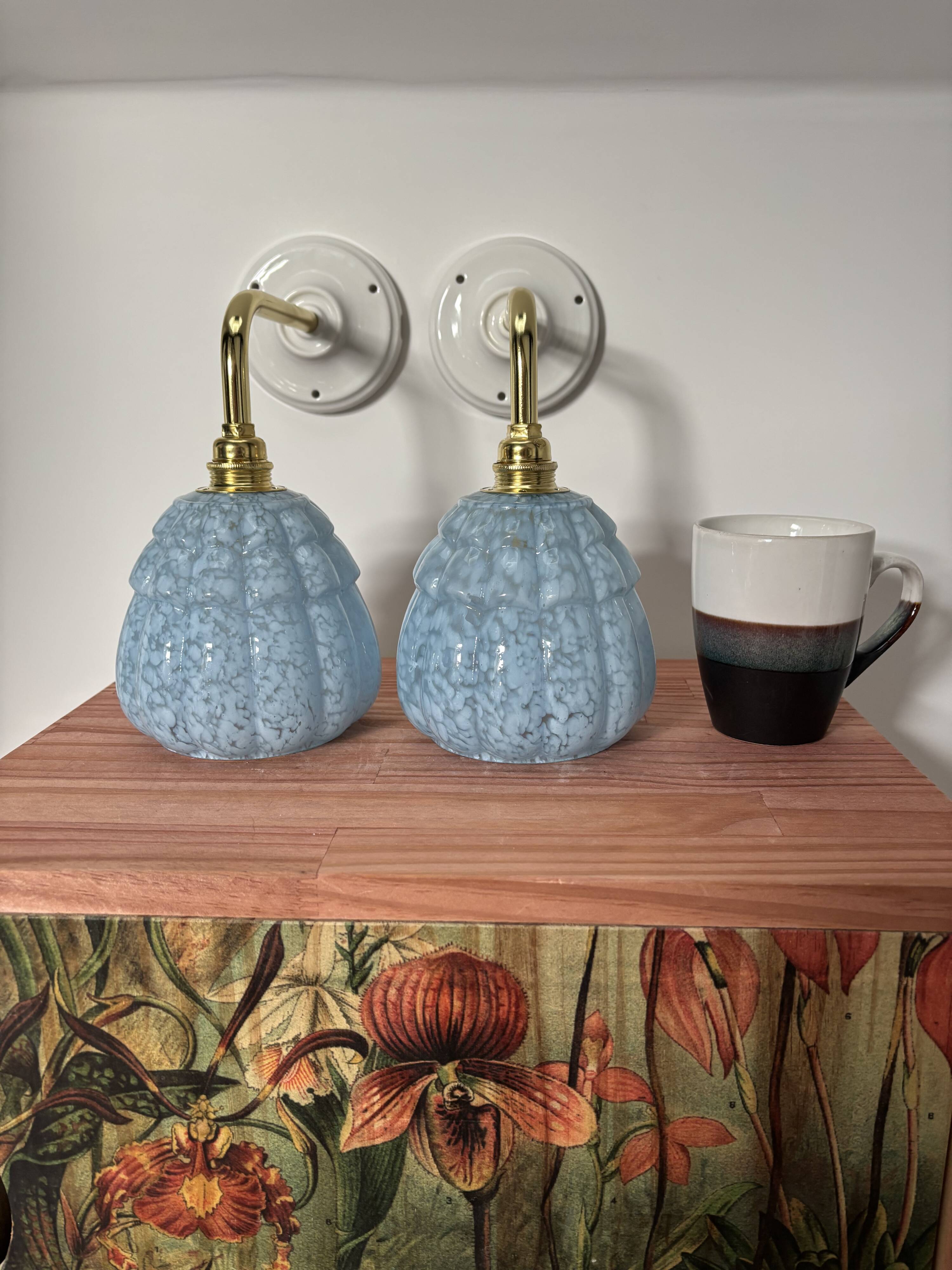 Paire d’appliques murales globes Art Déco