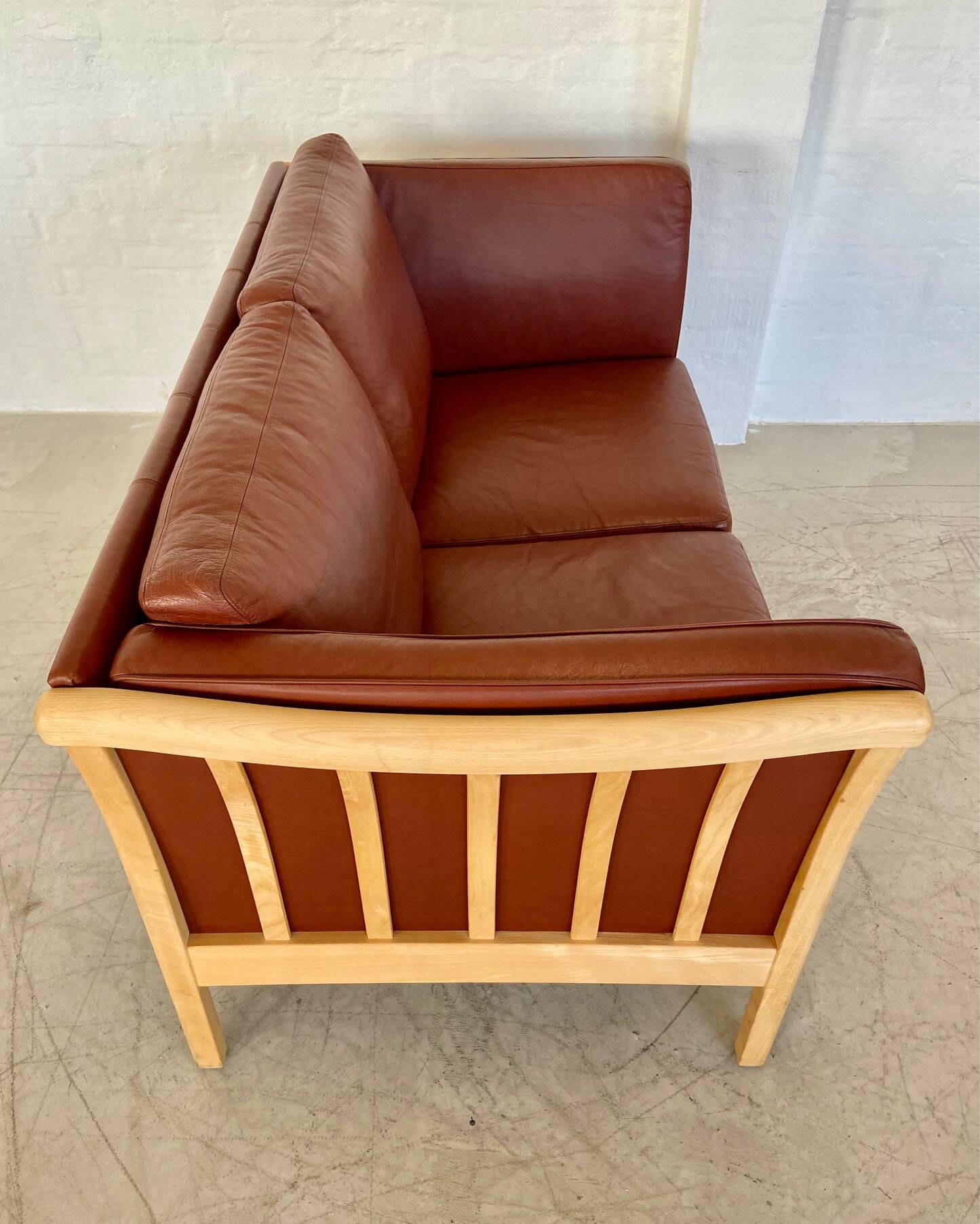 VINTAGE DANISH MID CENTURY DARK COGNAC LEATHER 2 SEATER STOUBY SOFA
