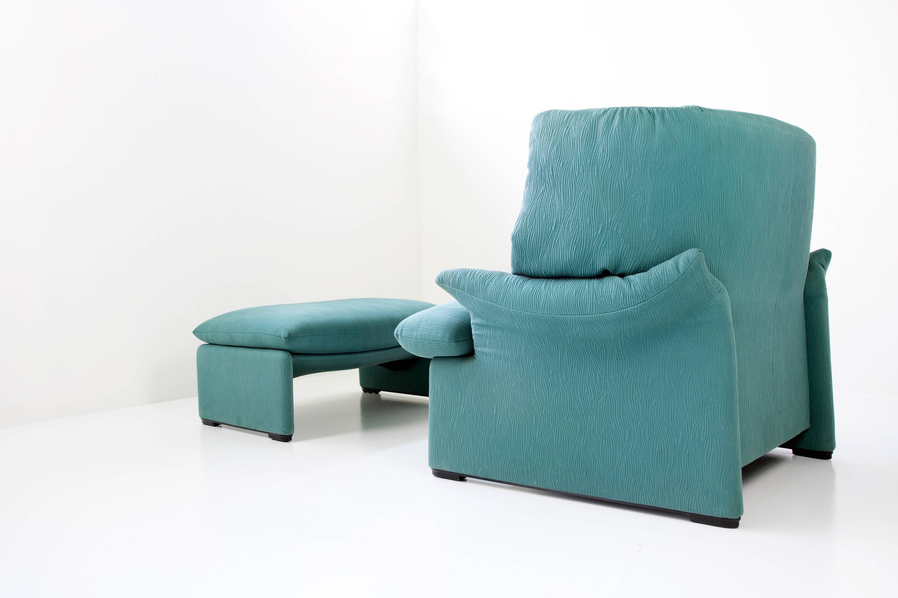 Cassina 'Portovenere' lounge chair with footstool – Vico Magistretti