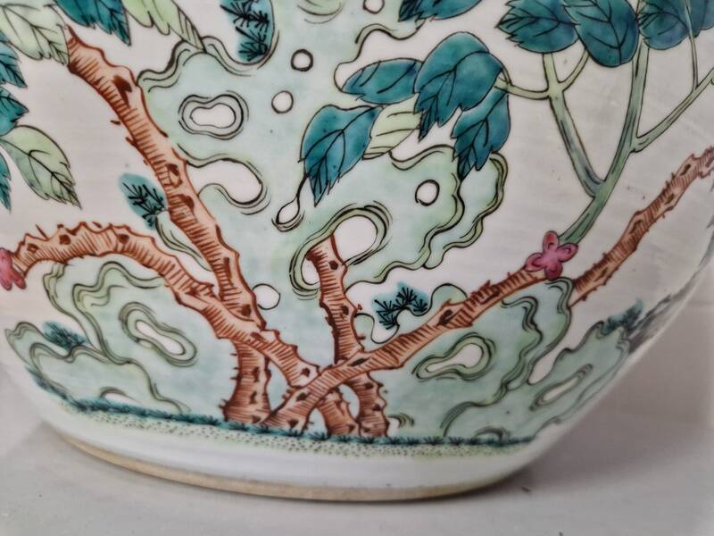 China - Circular fishbowl in Famille Rose enamel