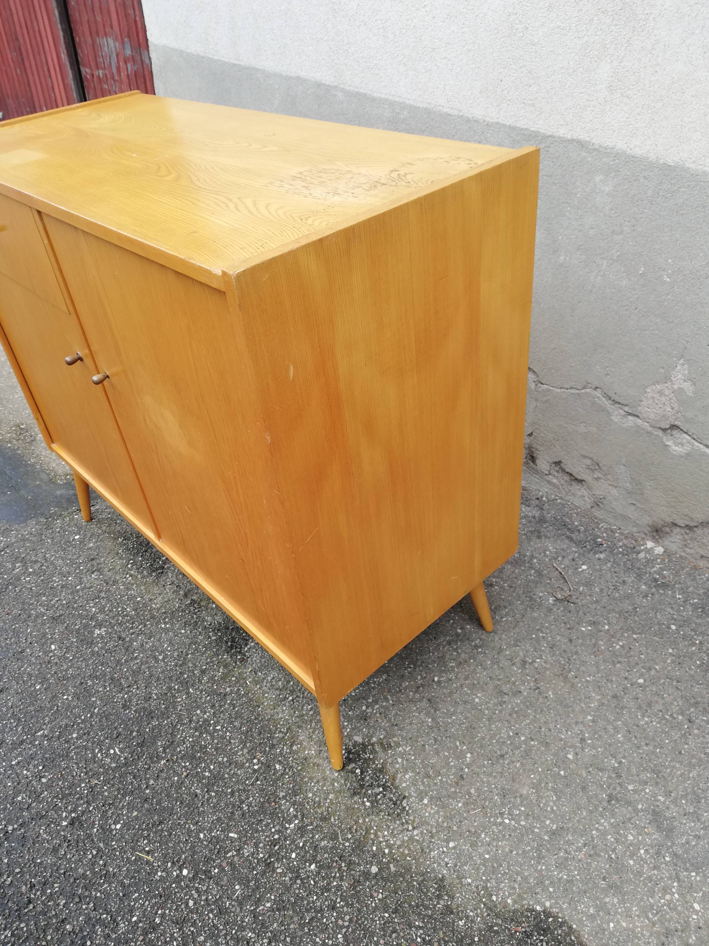 Vintage buffet 2 doors 1 light wood drawer