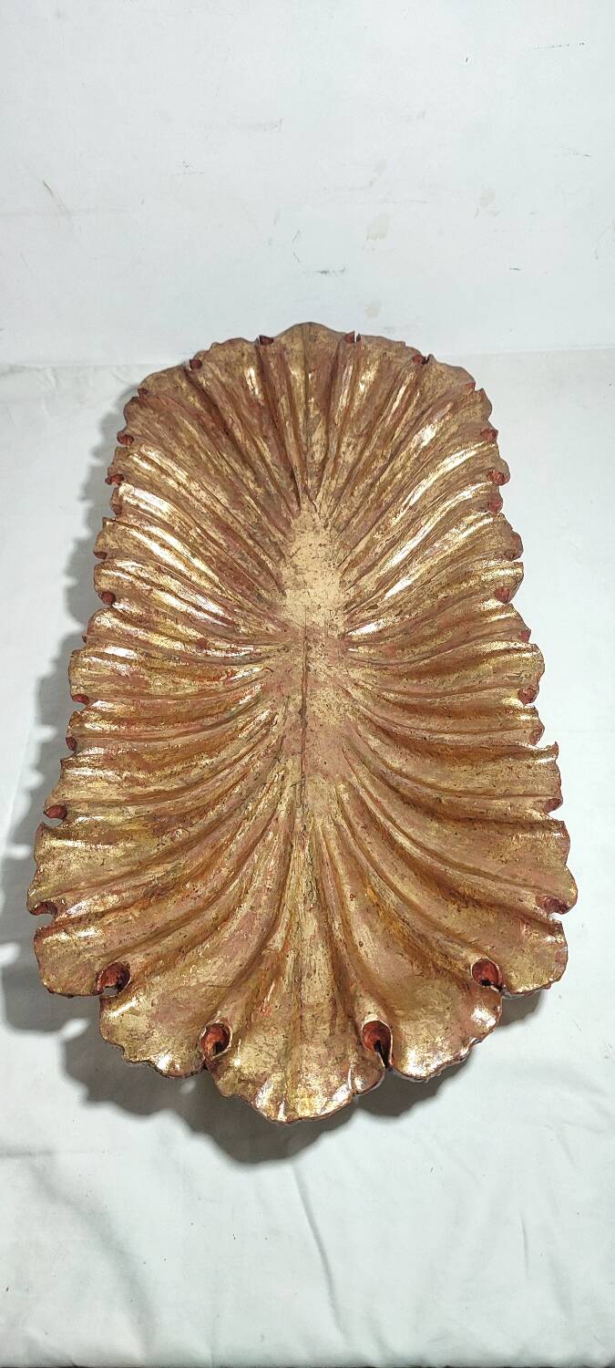 Centro de mesa de madera y pan de oro. España, 1930s.