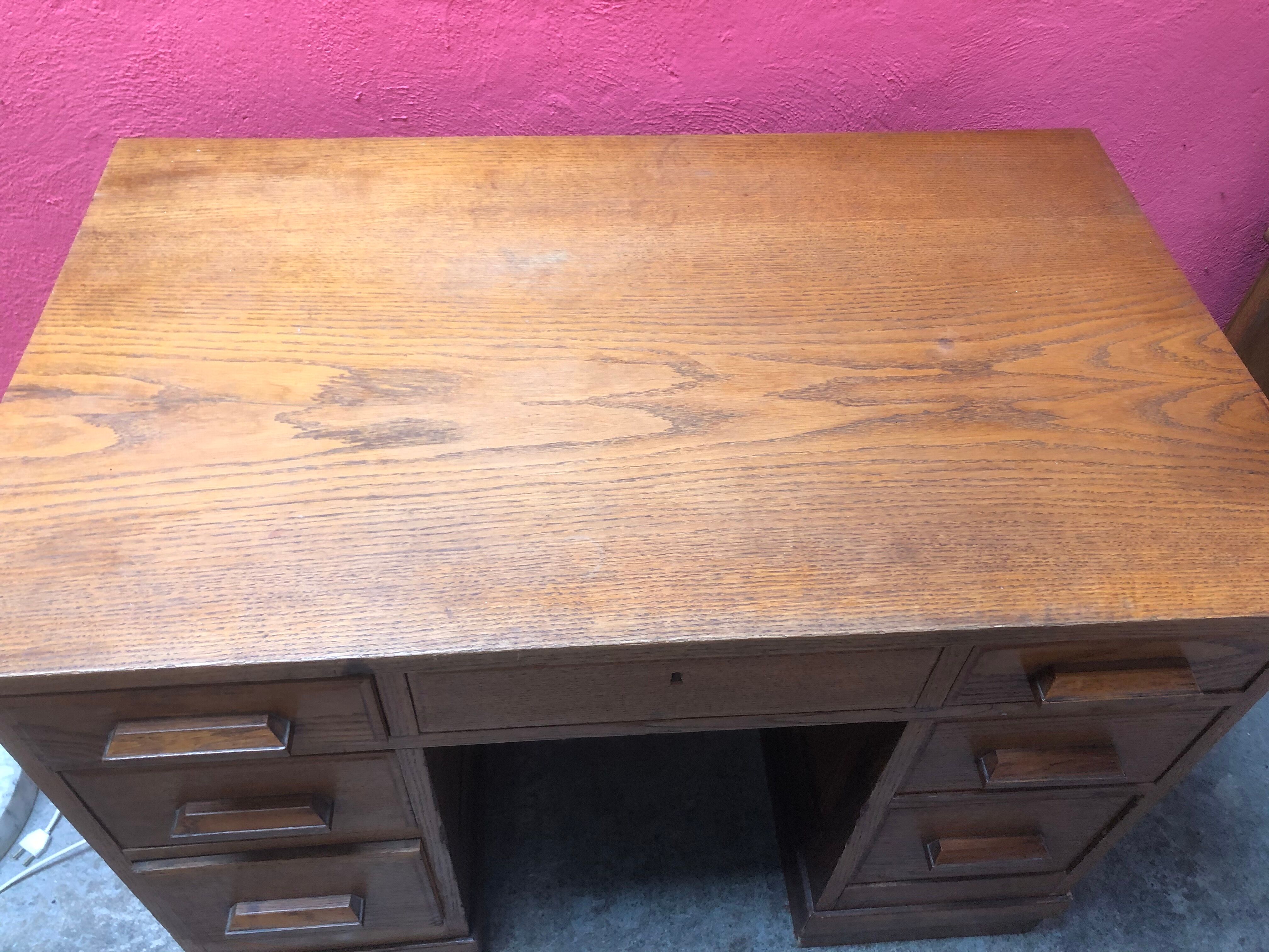 Bureau style administration vintage 1950