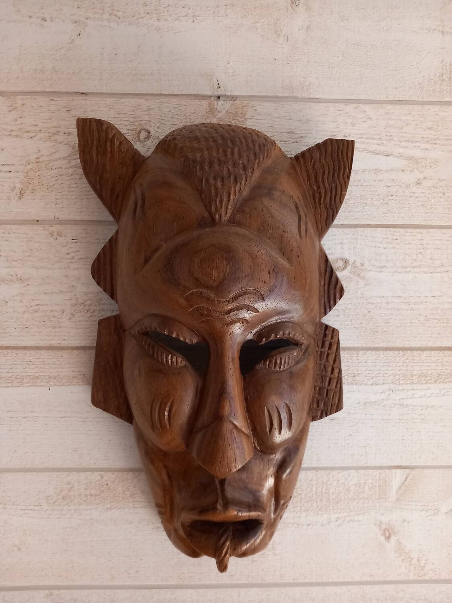 Masque tribal/ africain en bois