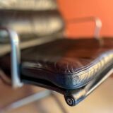 EA 216 armchair Herman Miller old edition