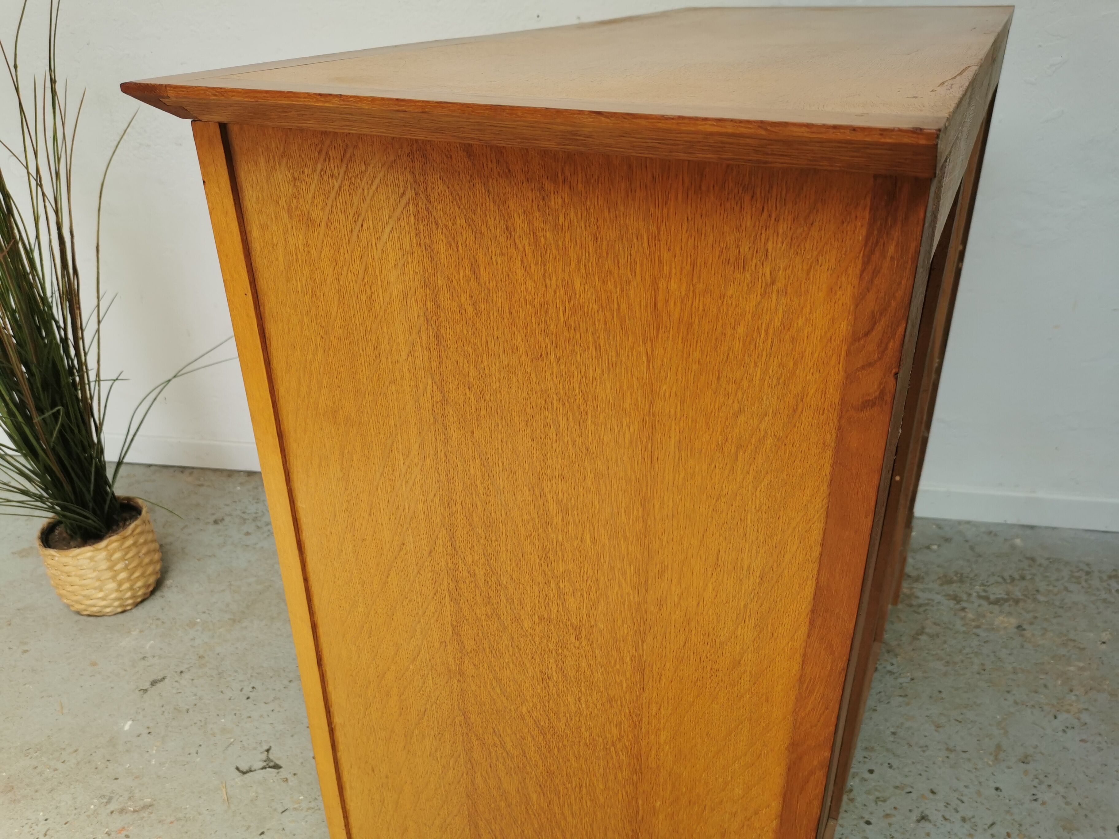 Commode vintage