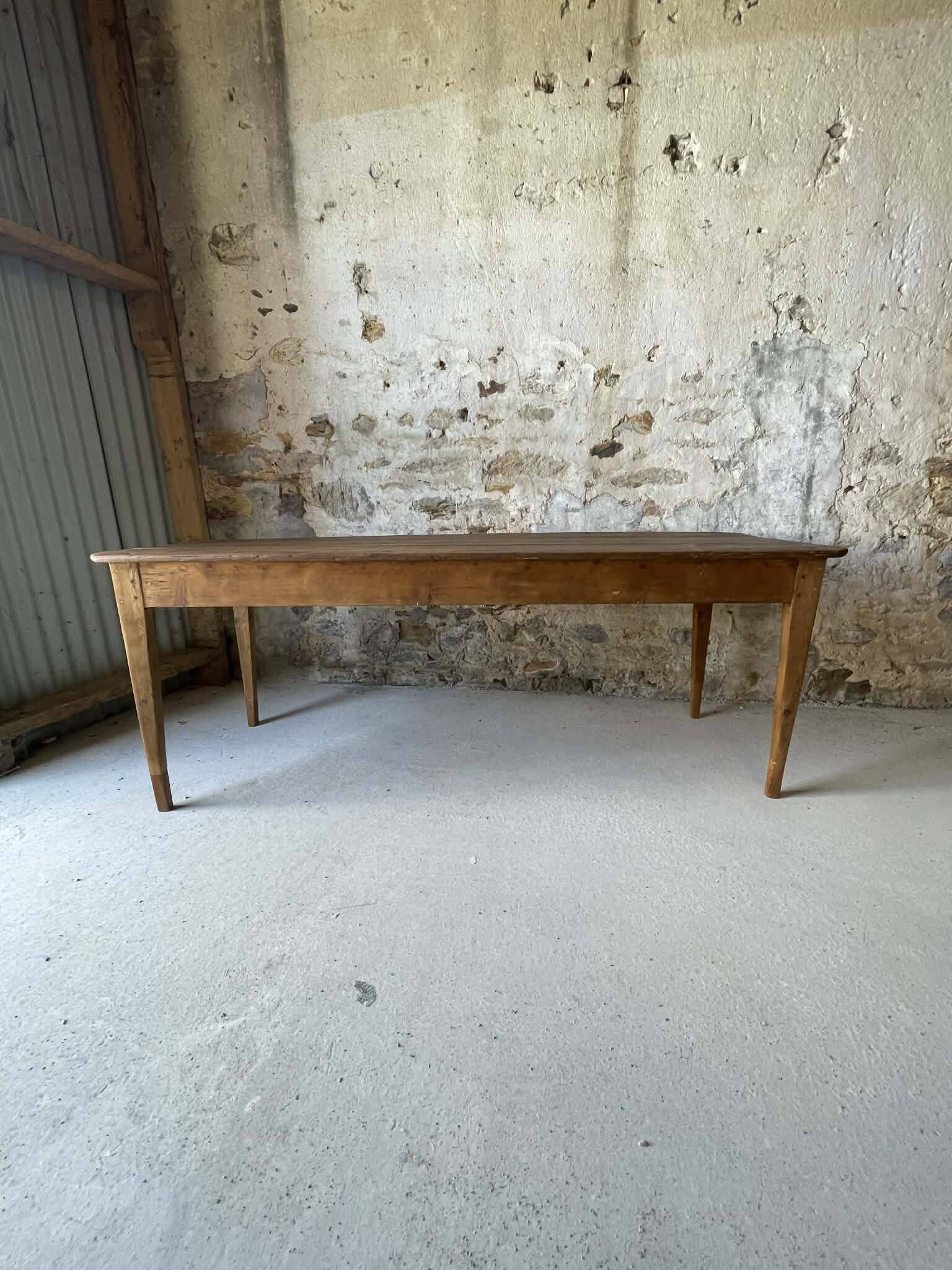 Antique wooden table with tapered legs – 200 cm