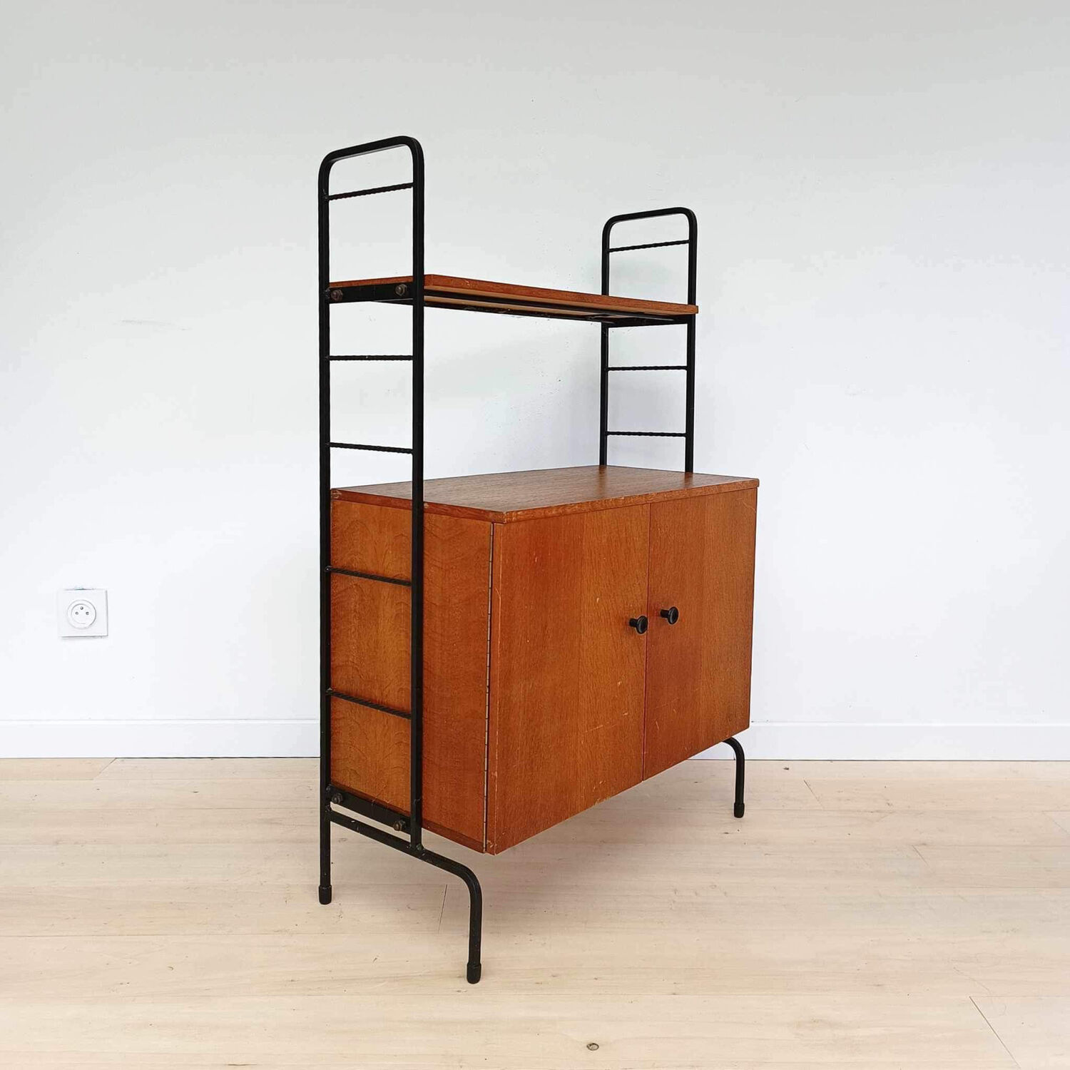 String style shelf unit