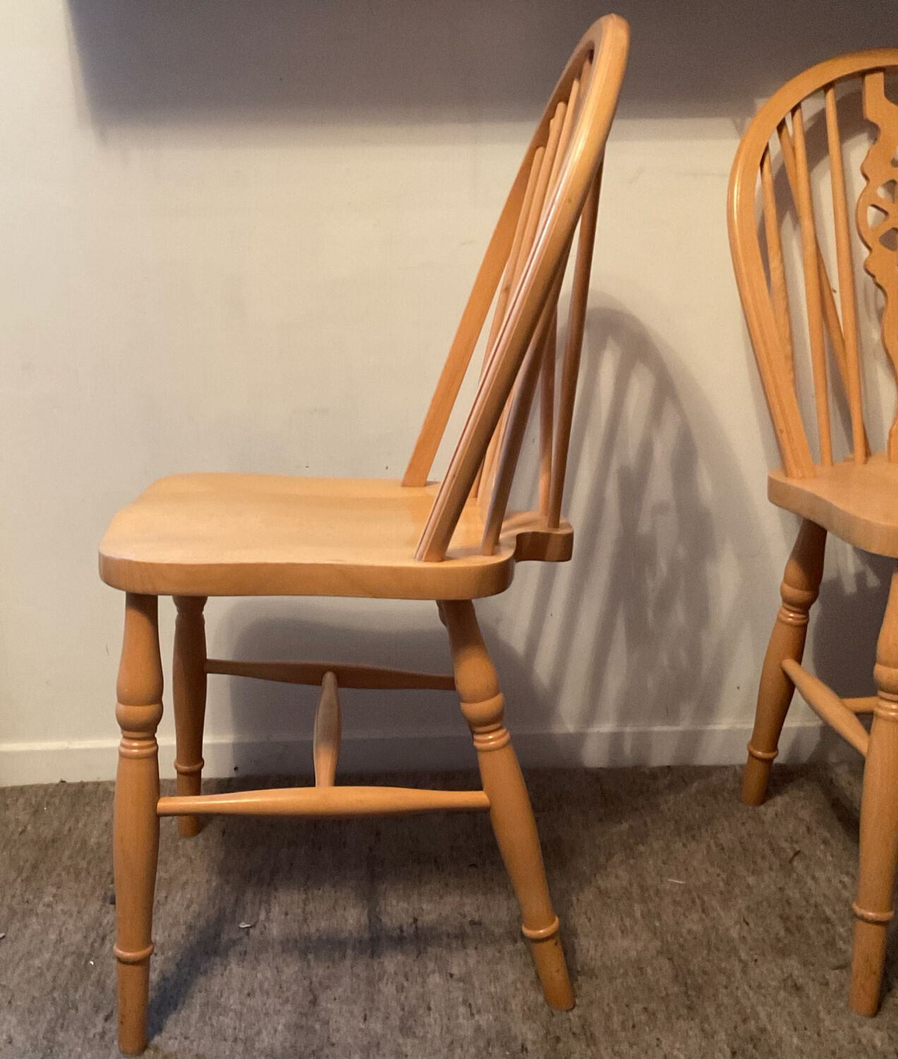 Set of 6 Dutch chairs in solid beech wood.