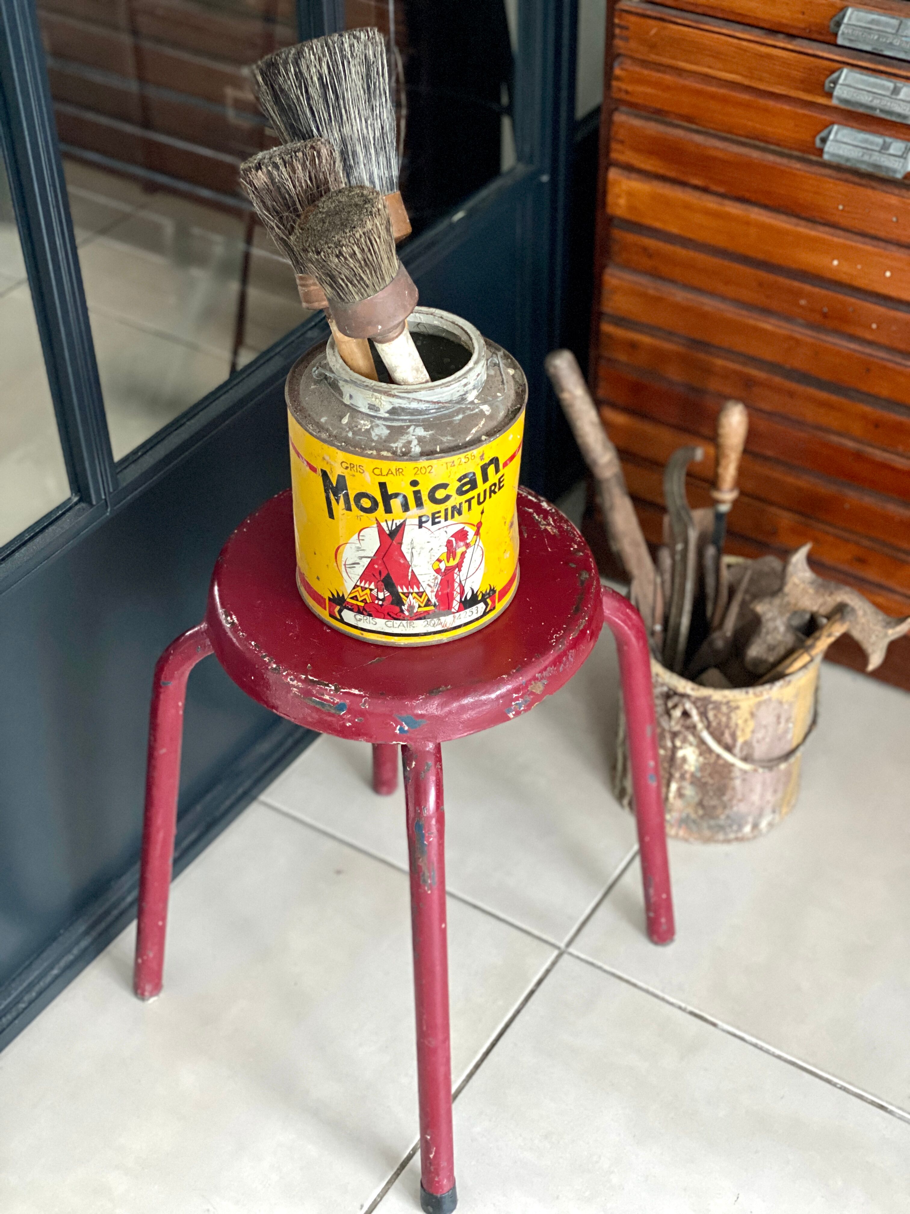 Metal workshop stool