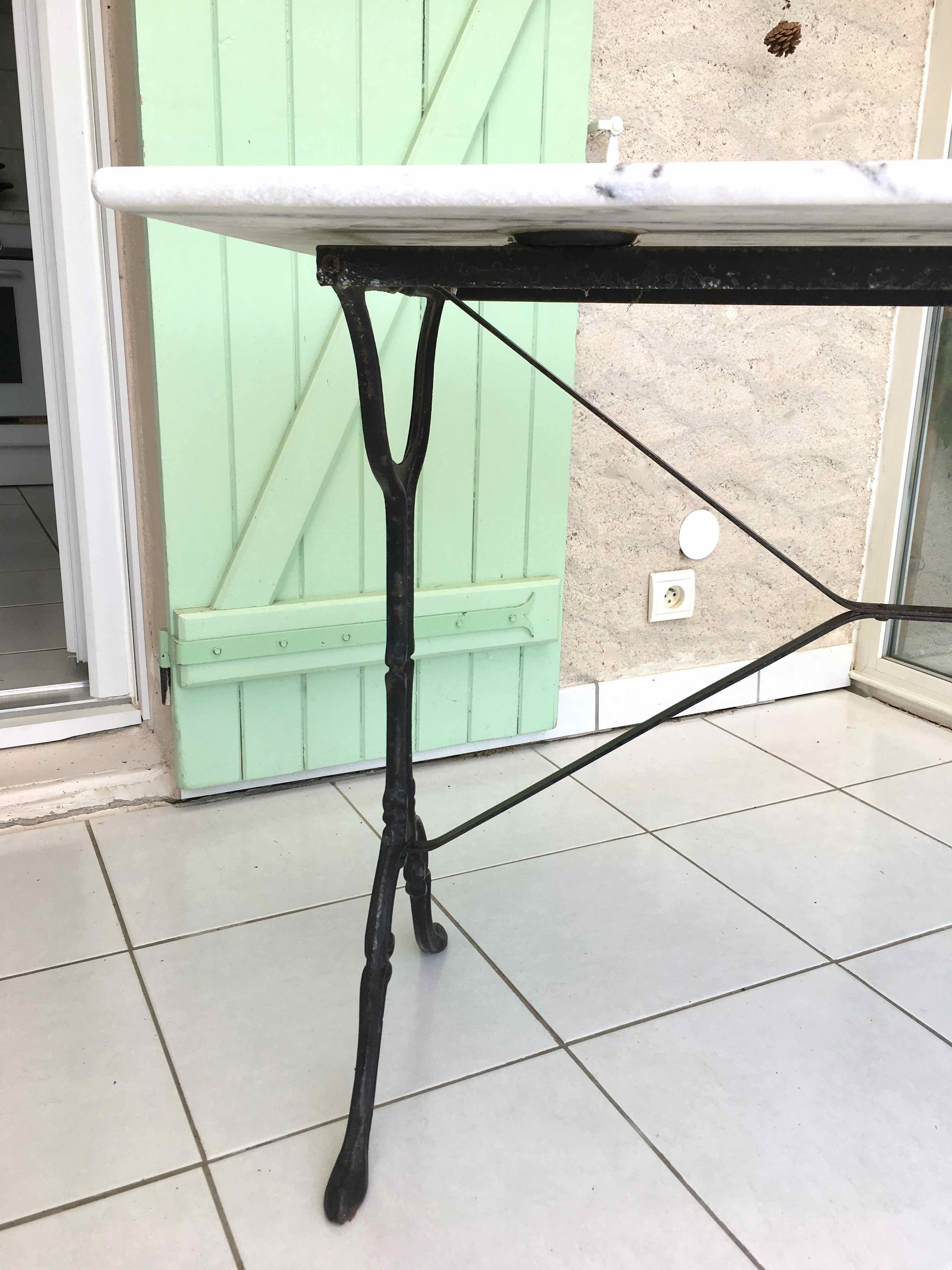 Table bistrot marbre et fonte
