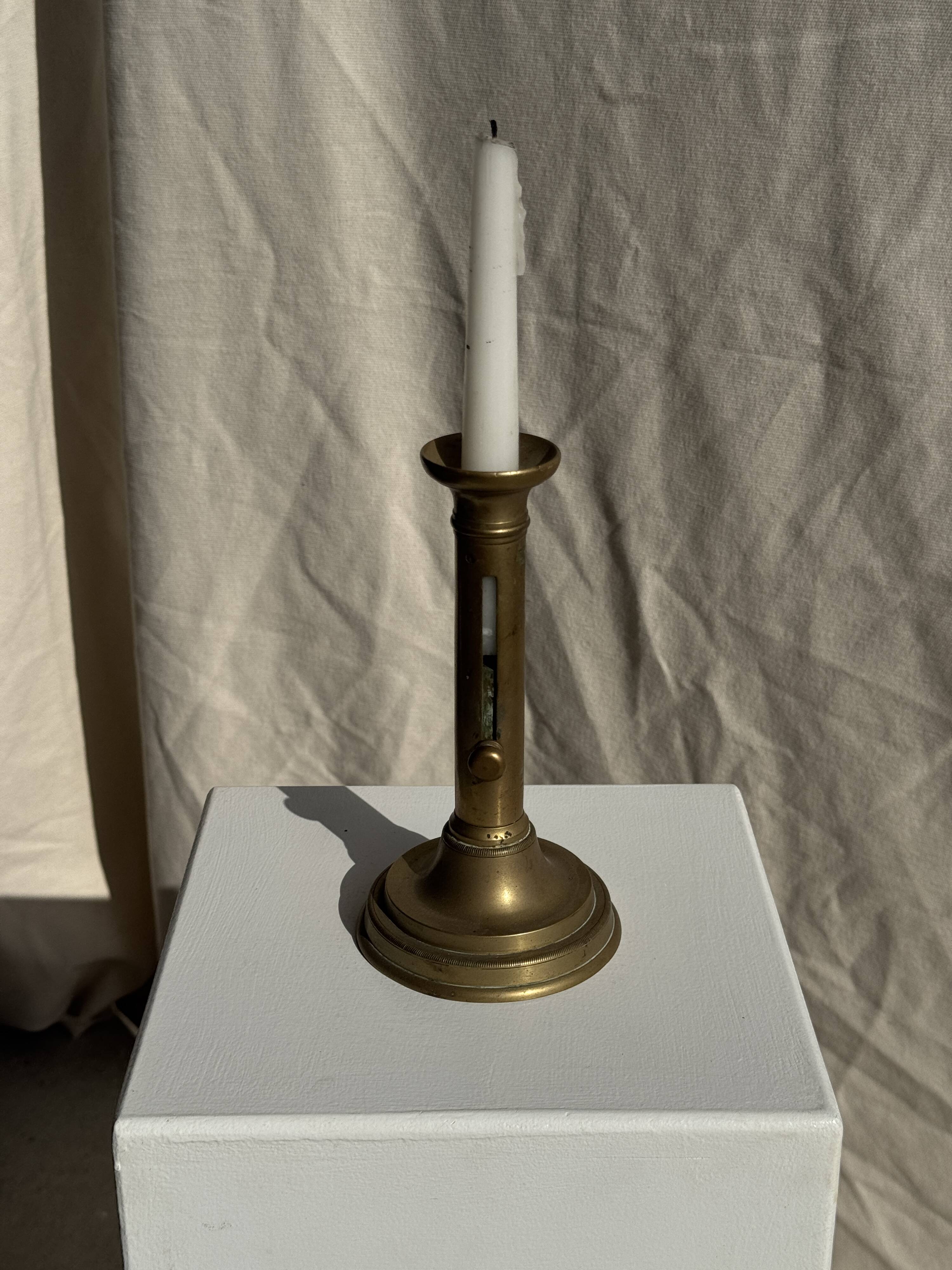 Large adjustable brass candlestick H16 D8