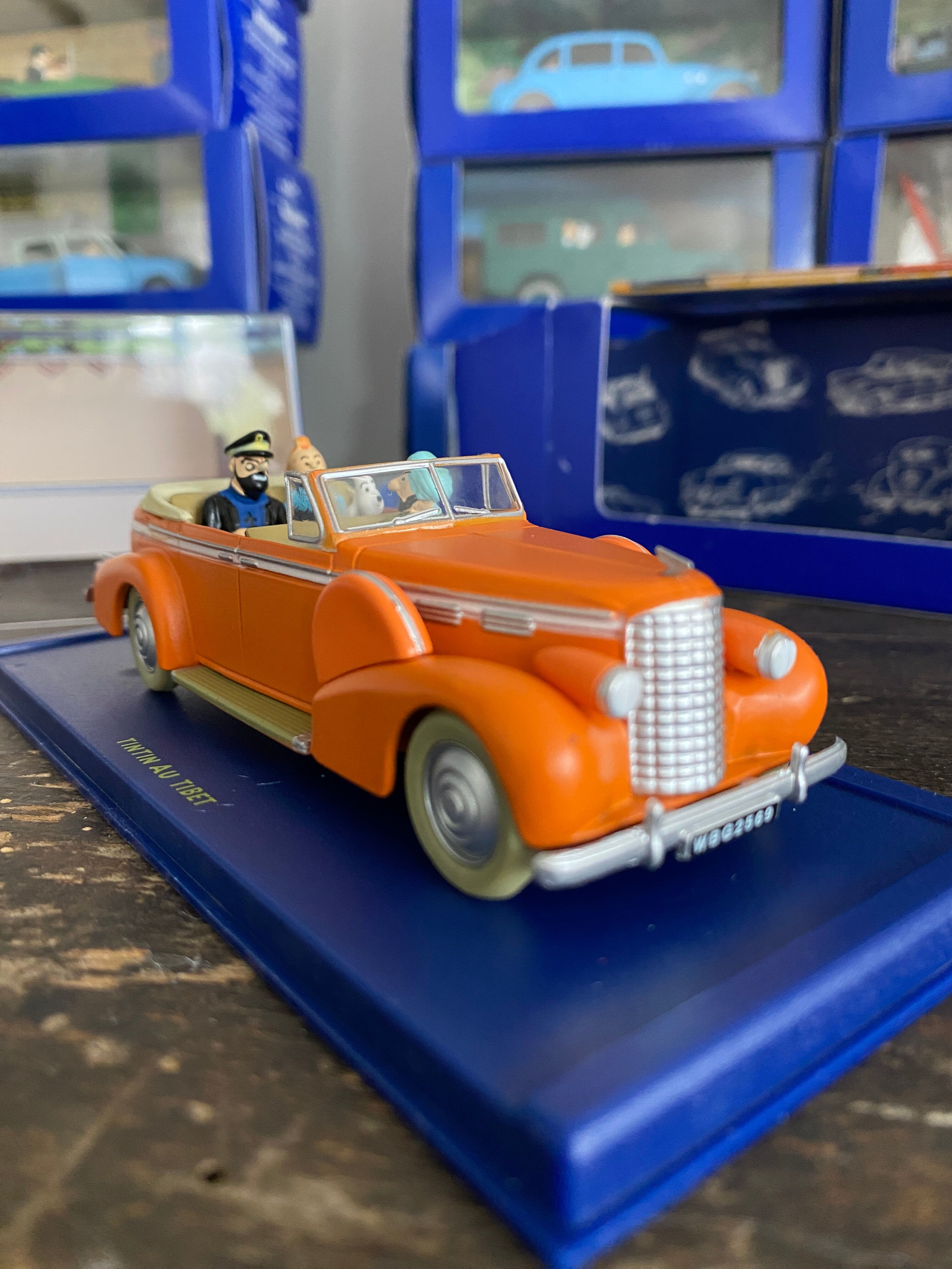Classic cars "en voiture tintin" atlas edition