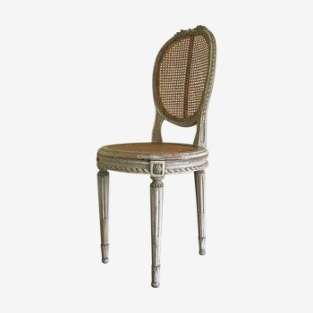 Chaise de style Louis XVI en hêtre patiné XX siècle