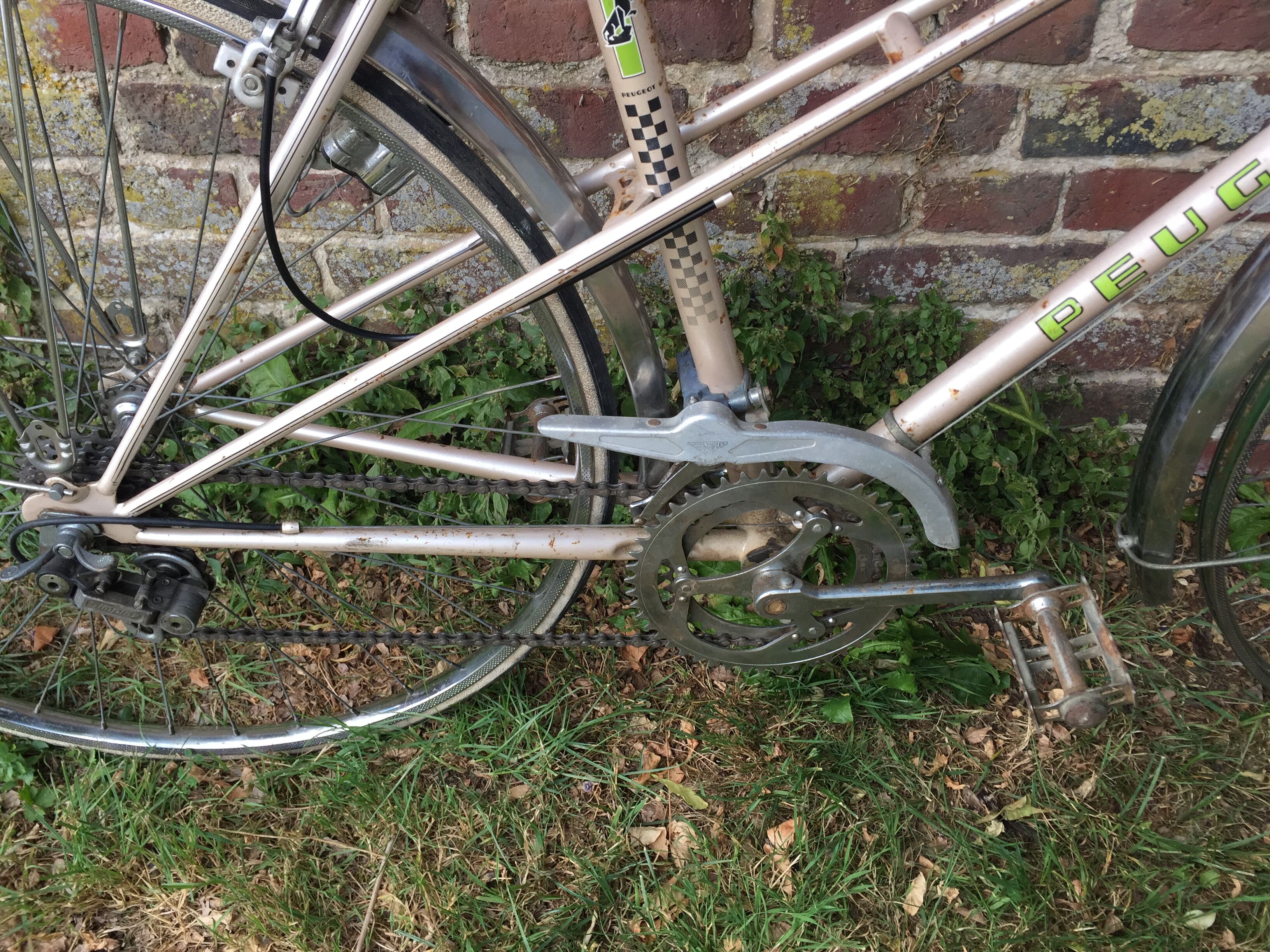 Vintage Peugeot 103 bike
