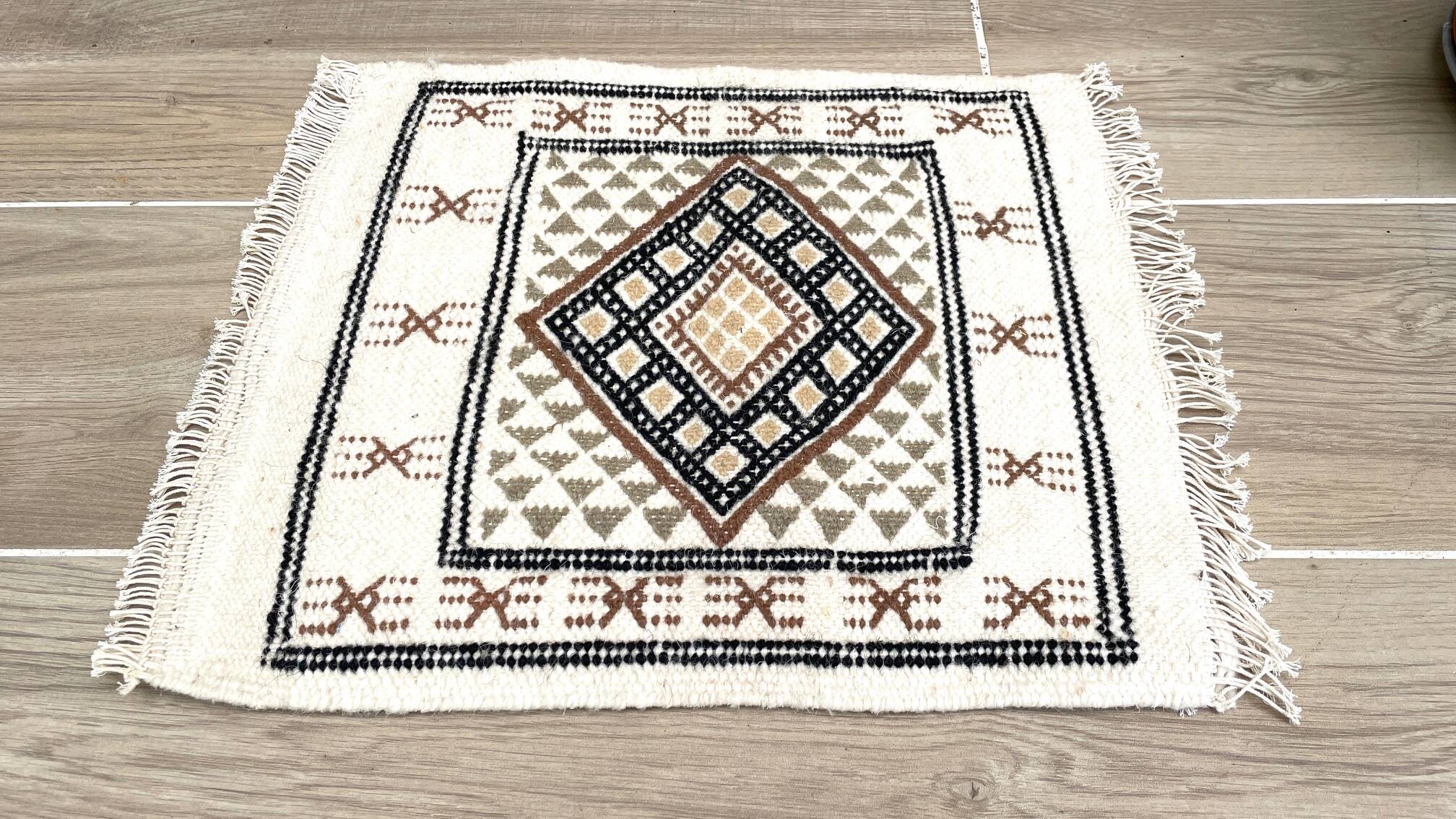Vintage pure wool kilim rug