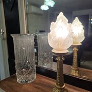 Lampe à poser pied laiton et globe flamme vintage 