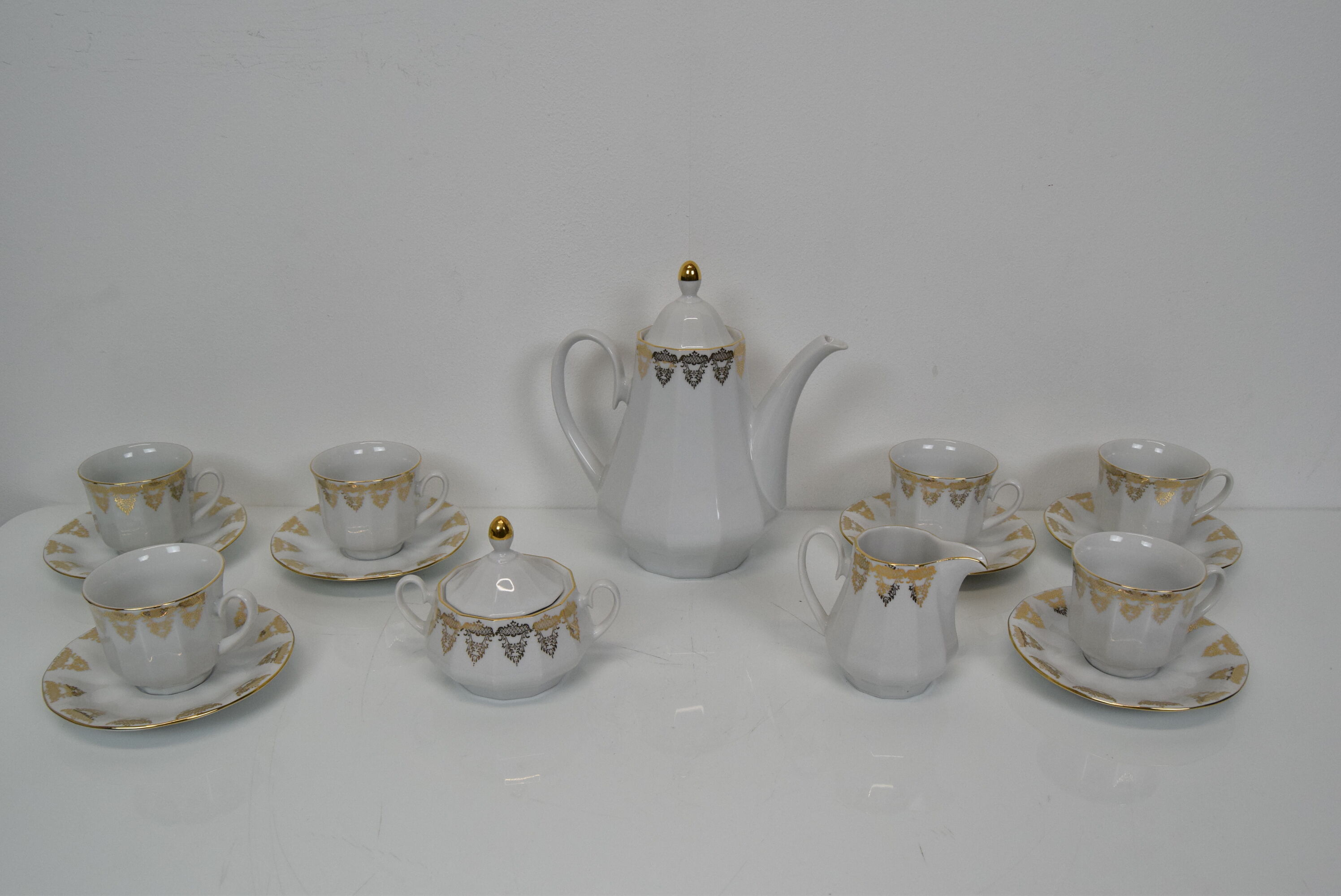 Set Porcelain for tea or coffee,Carlsbad porcealin by company Epiag D.F.,Circa 1960'S.
