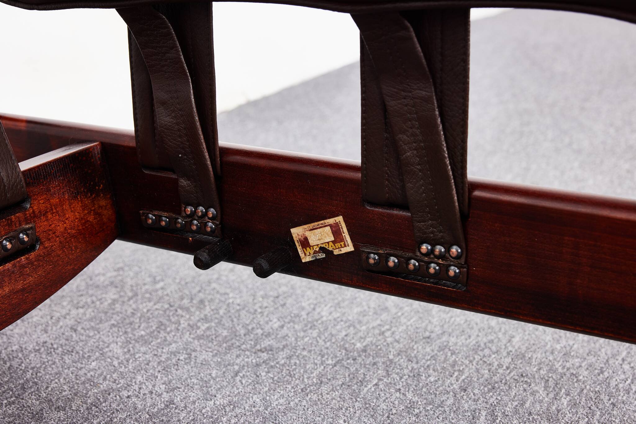 Canapé vintage en palissandre et cuir de veau, modèle-rodeio par jean gillon 1968 italma woodart