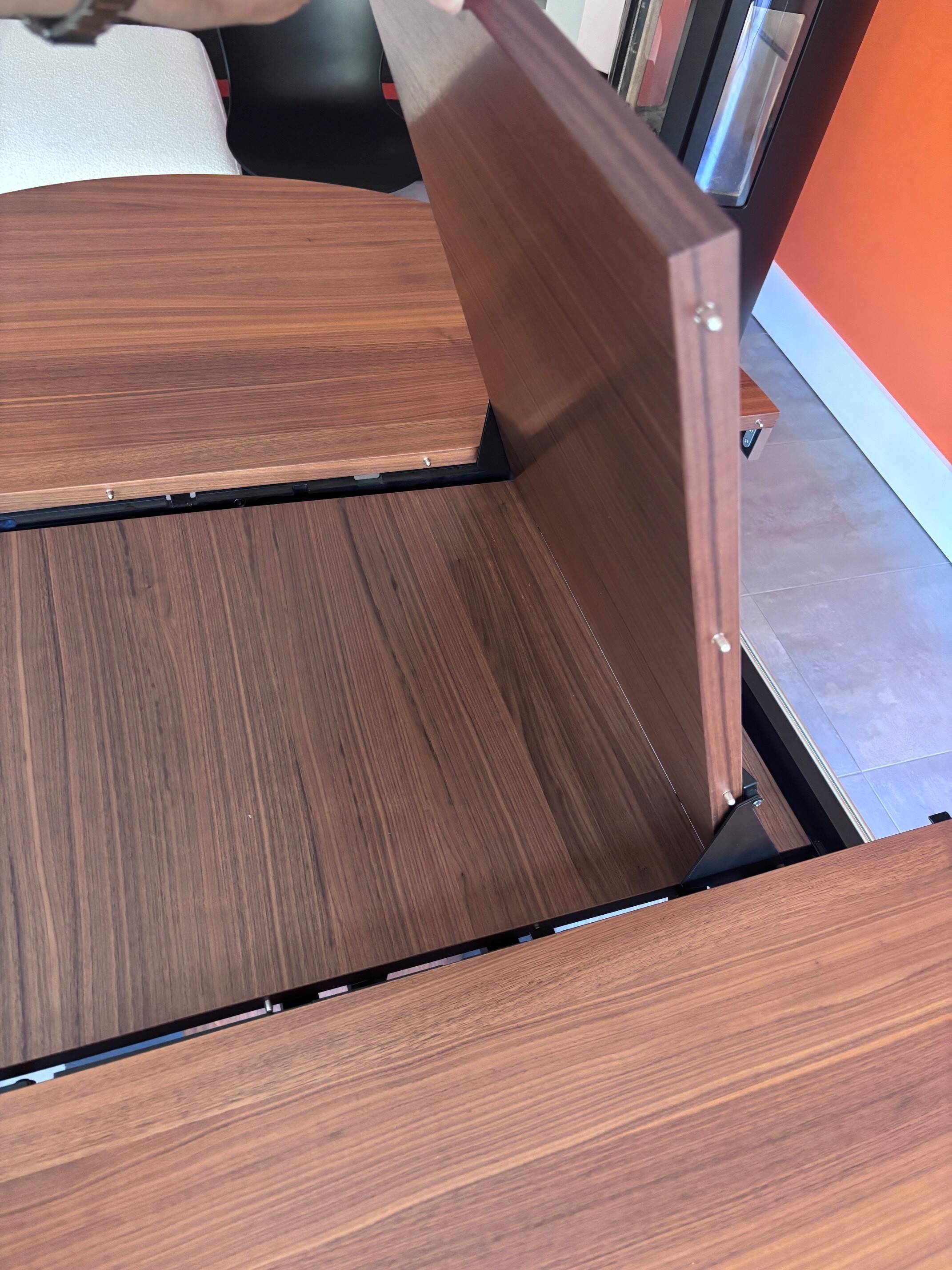 Table GRANADA BoConcept