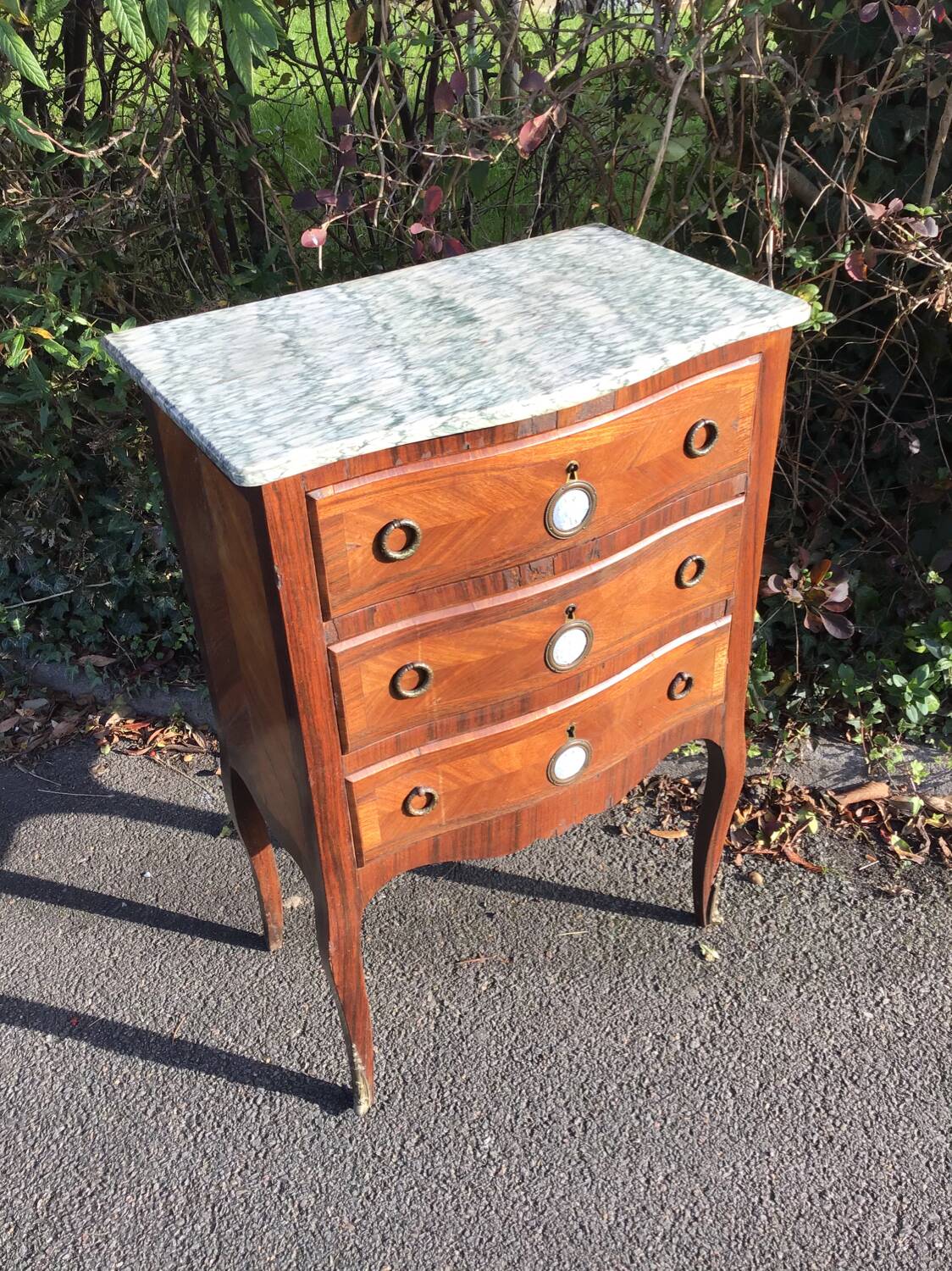 Small chest of drawers