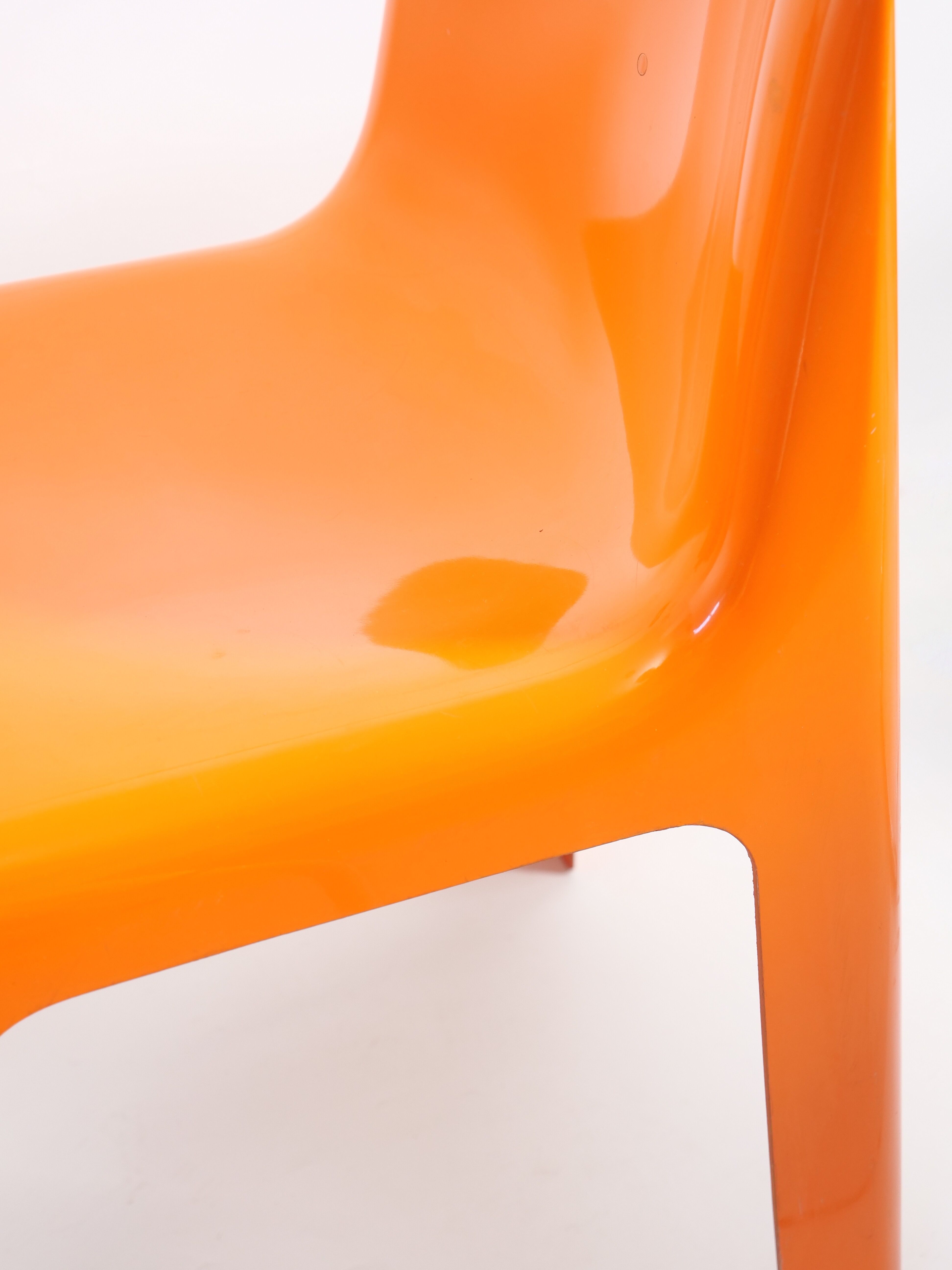 Fiberglass chair by Marc Berthier model Ozoo 700