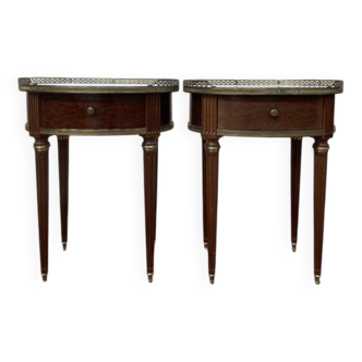 Paire de tables de chevets Louis XVI pieds toupies