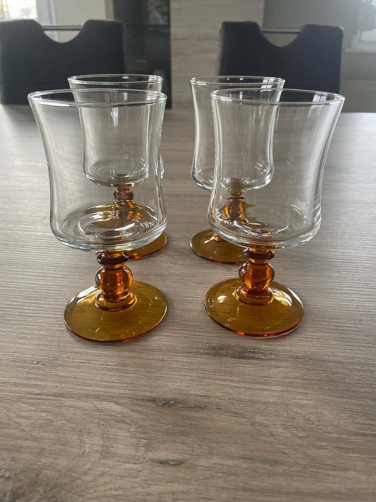 Amber wine glasses - set of 4 glasses