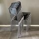 Lot de 5 chaises empilages C59 de Pierre Guariche éditées par Meurop