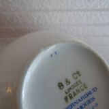 2 tasses à chocolat porcelaine Bernardaud Limoges modèle dauphin - B & Cie