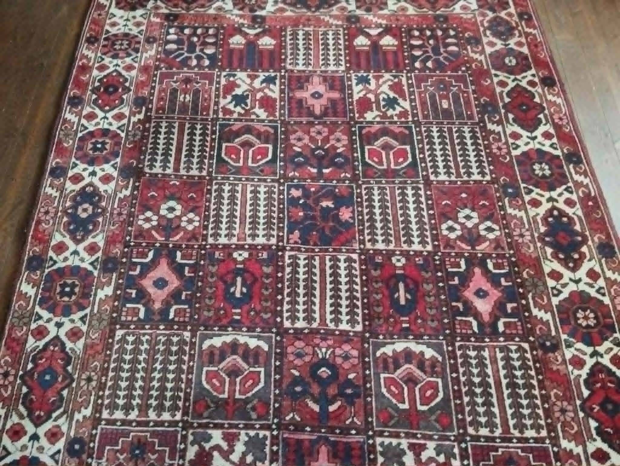 Handmade Bachtiar Persian rug 305x215cm