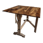 Folding table