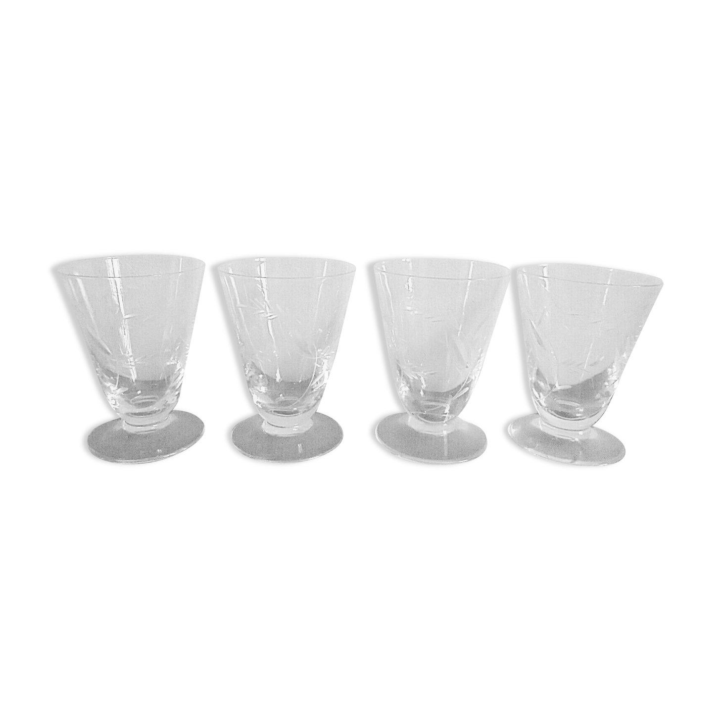 Lot 4 glasses aperitif crystal chiseled conical shape
