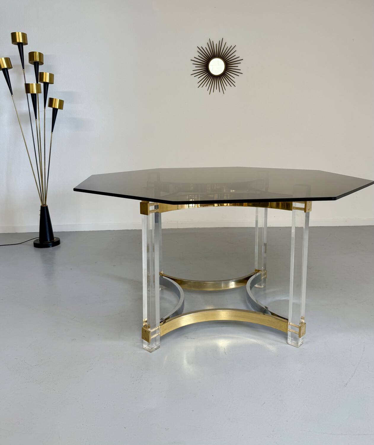 Antique Italian design dining table by Alessandro Albrizzi from the 70s